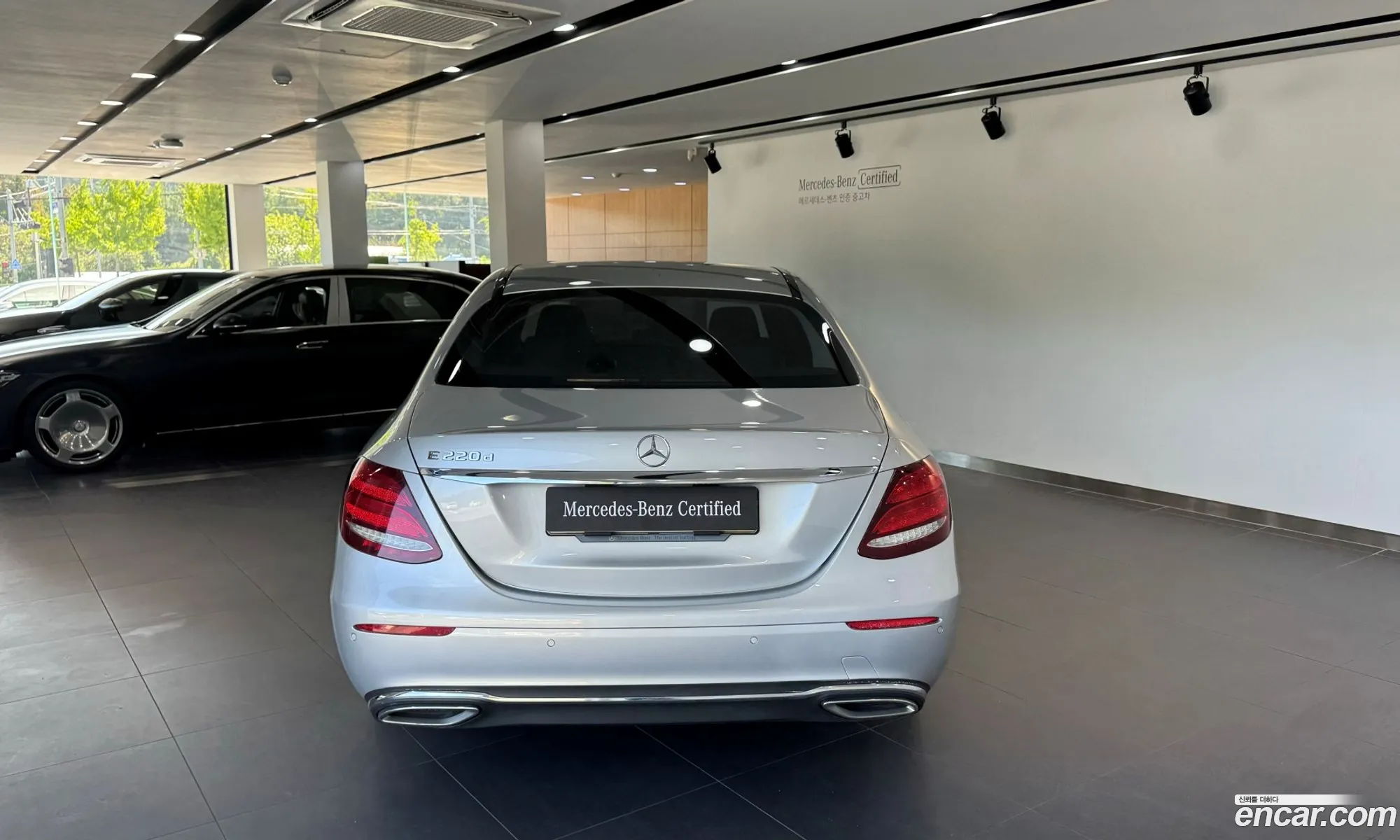Benz E-Class W213 E220D Exclusive - фотография 19232505