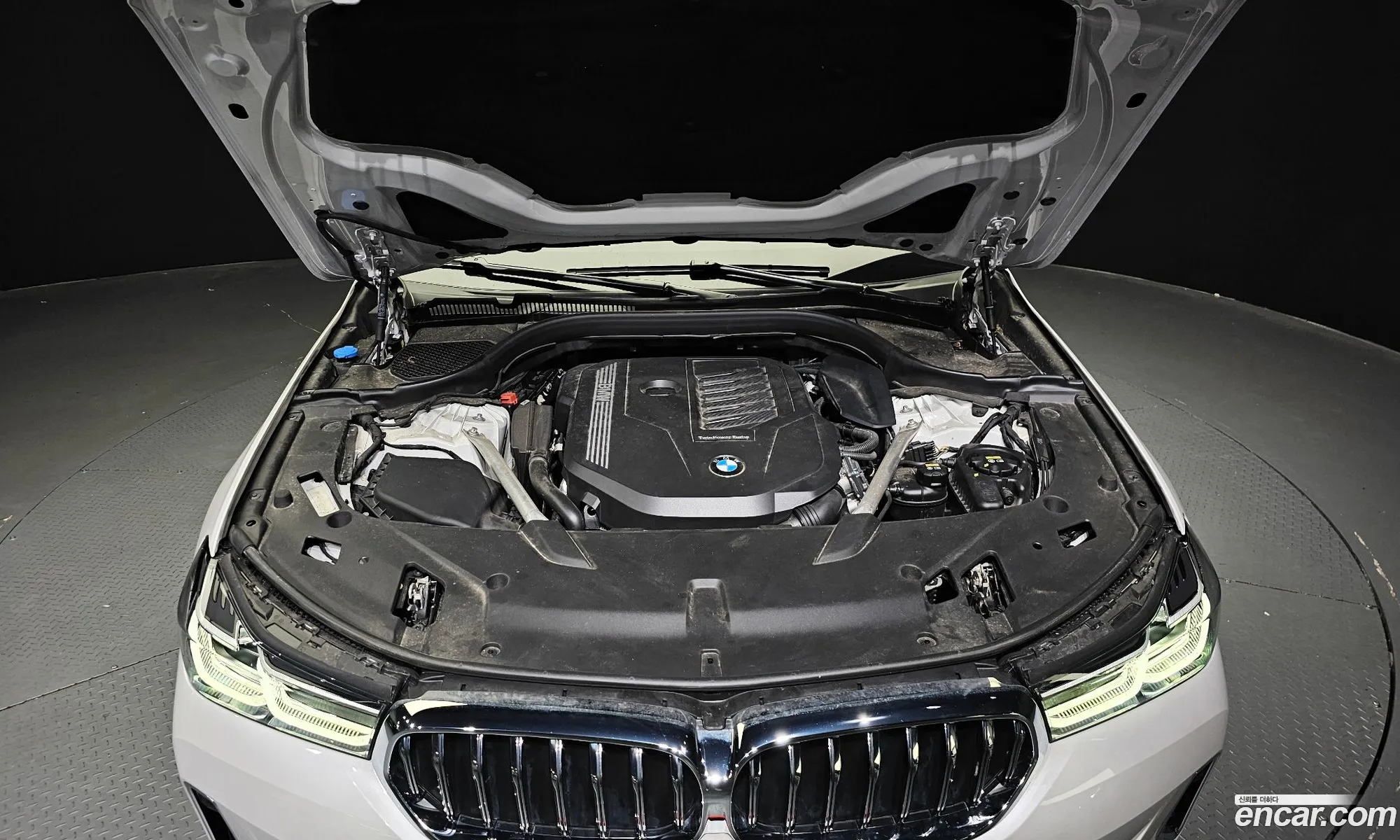 BMW 6 Series Gt G32 630I xDrive Luxury - фотография 6585692