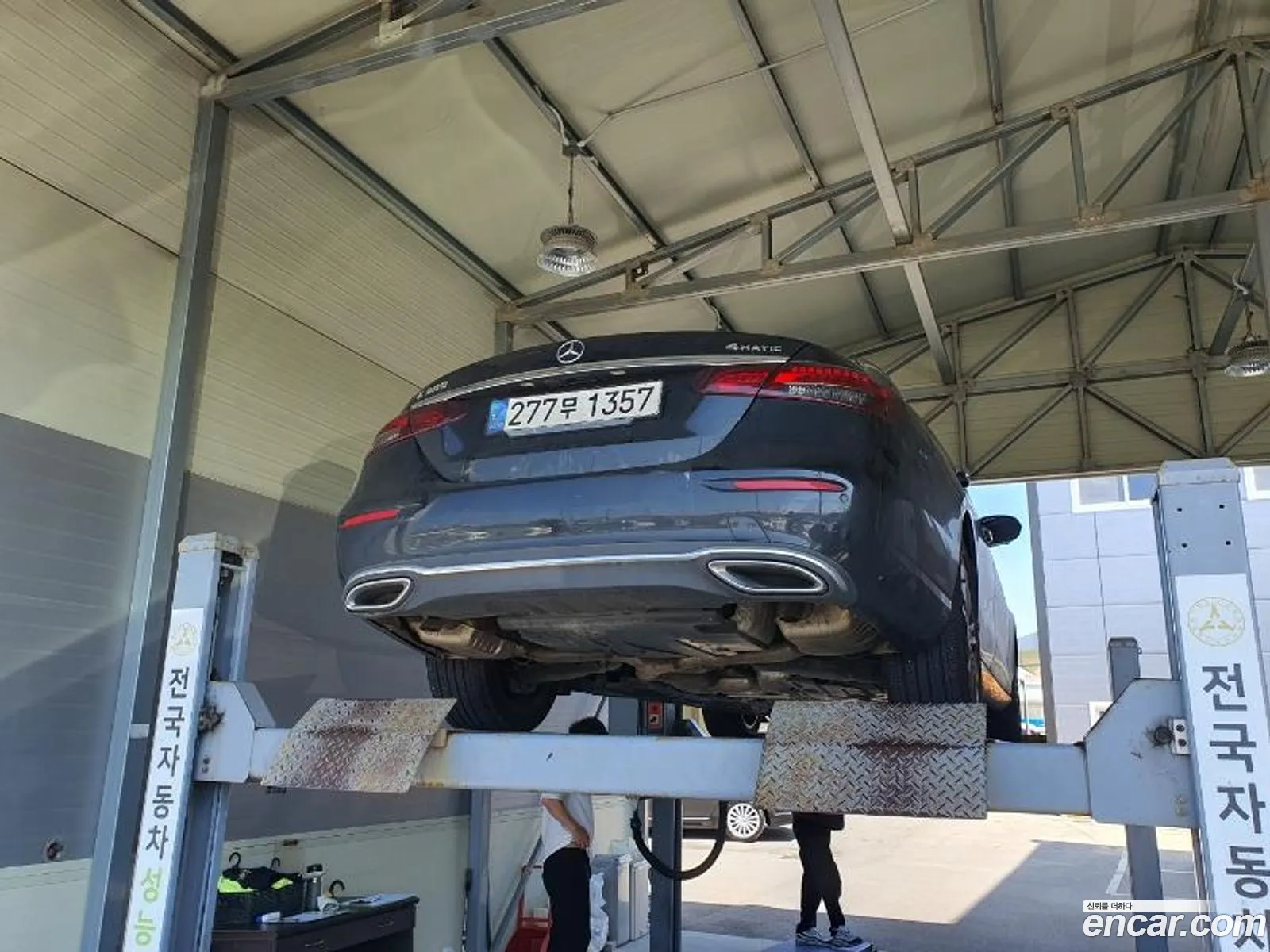 Mercedes E-Class W213 E350 4Matic Avant Garde - фотография 19232448