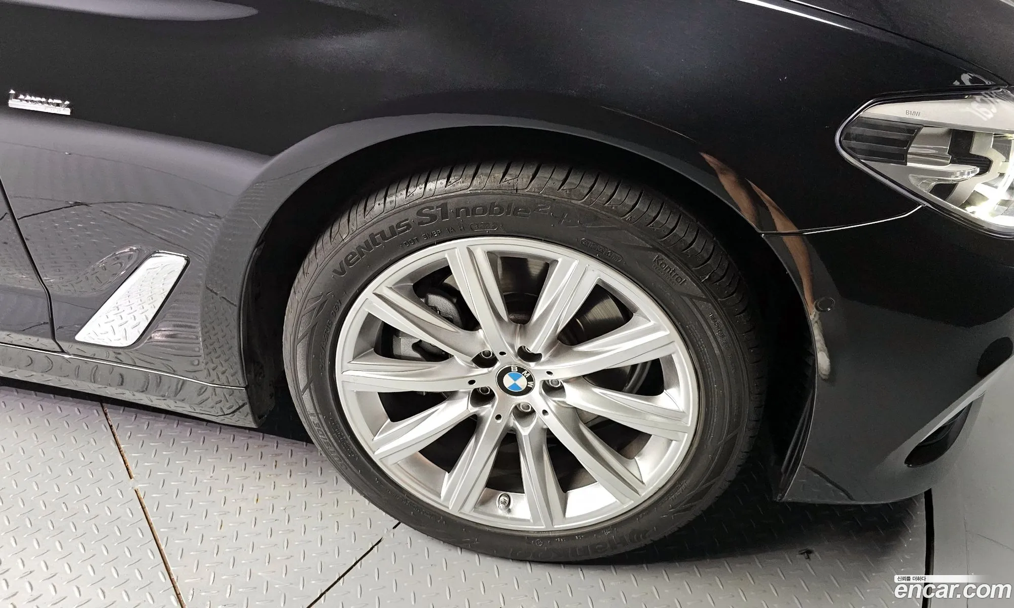 BMW 5 Series G30 520I Luxury - фотография 7287496