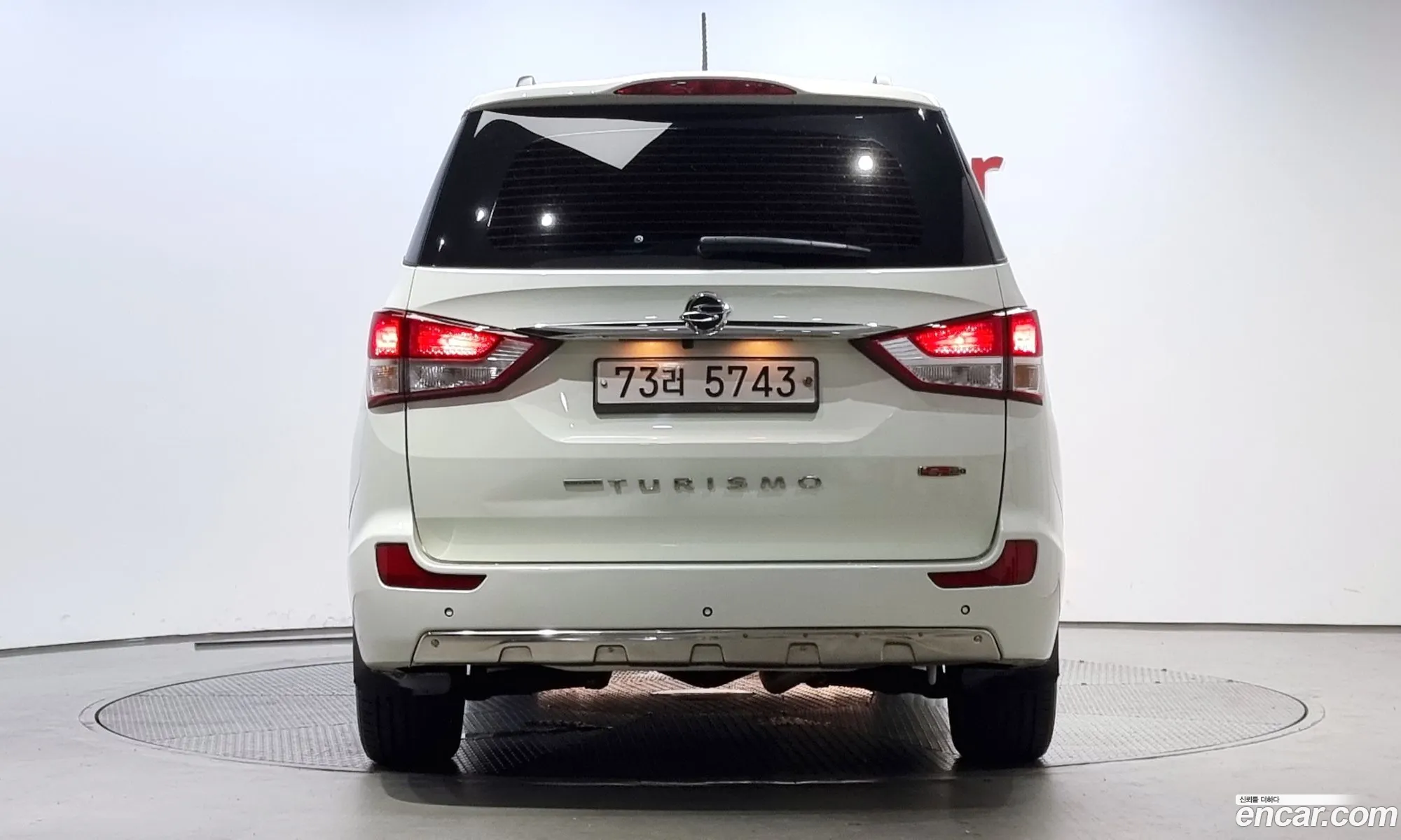 Kg Mobility Ssangyong Korando Turismo 2Wd Kx 11-Seater - фотография 6825875