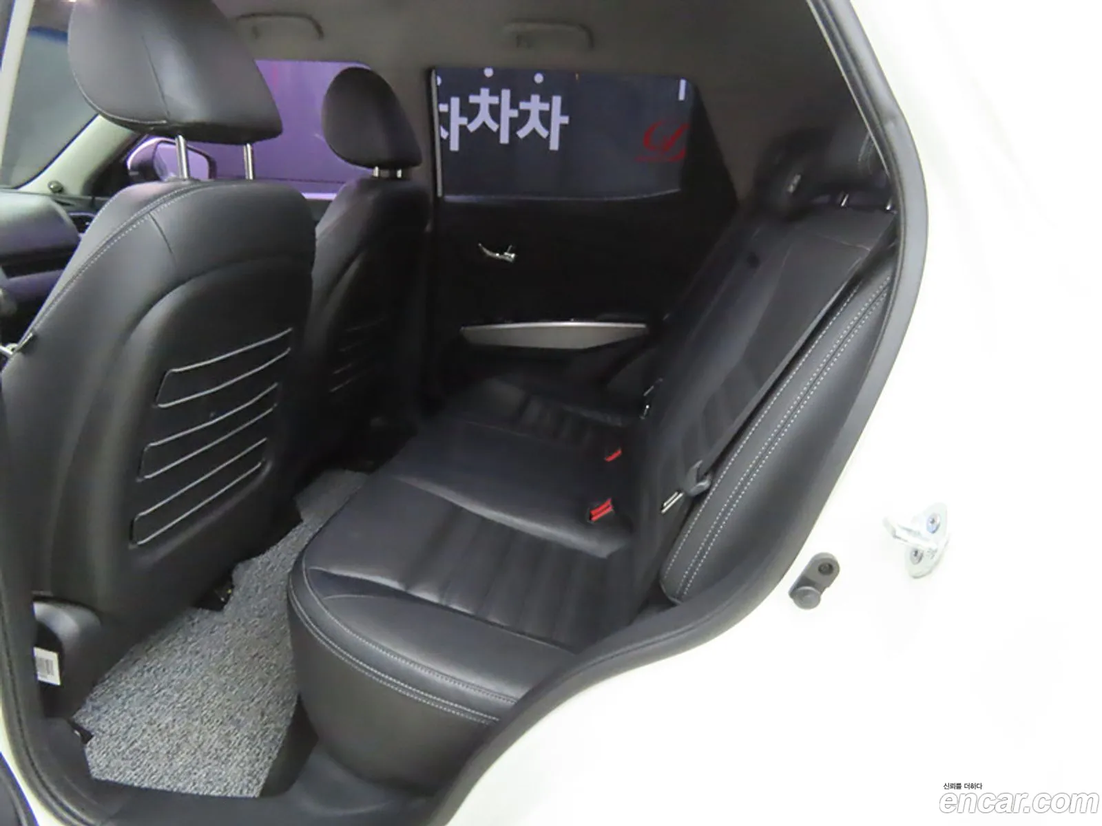 Kg Mobility Ssangyong Tivoli Lx 2Wd Top-Of-The-Line Model - фотография 7722369