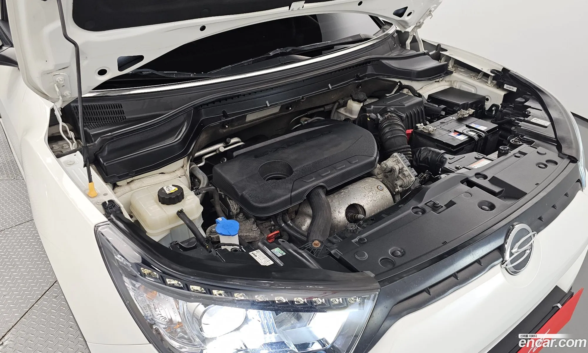 Kg Mobility Ssangyong Tivoli Armor Diesel Vx 2Wd - фотография 7881592