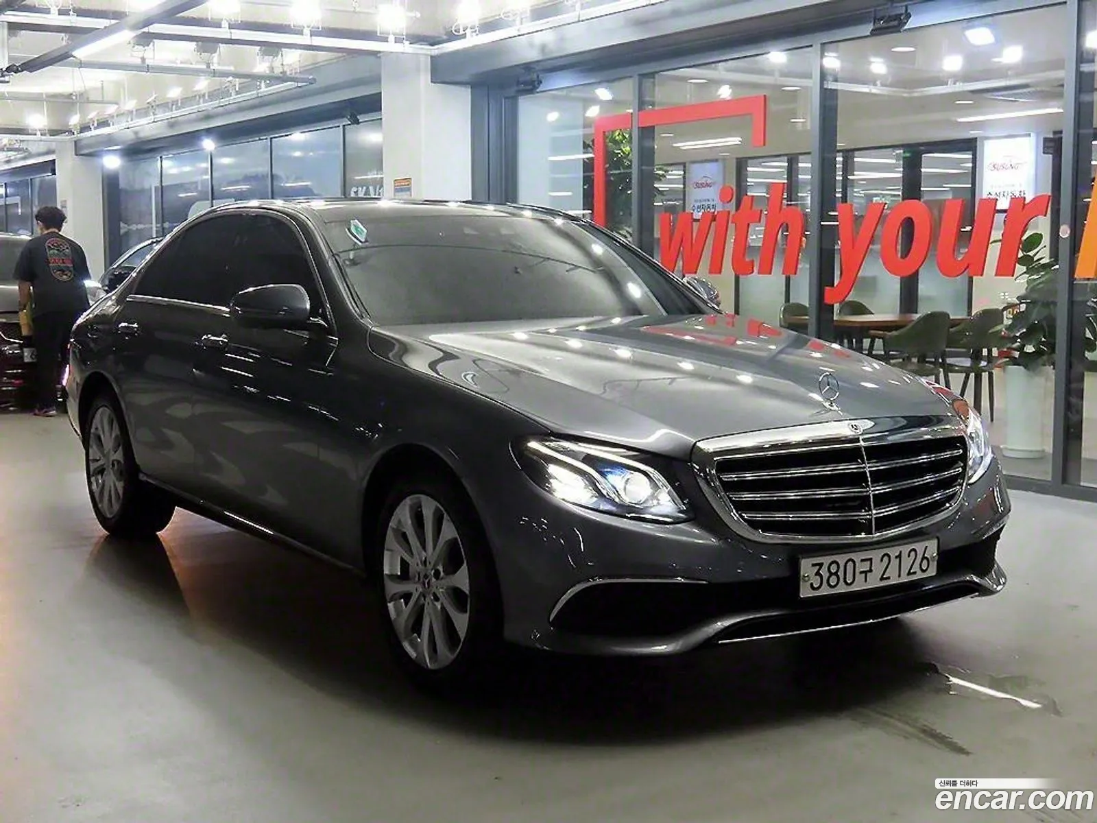 Mercedes E-Class W213 E300 4Matic Exclusive - фотография 19765852