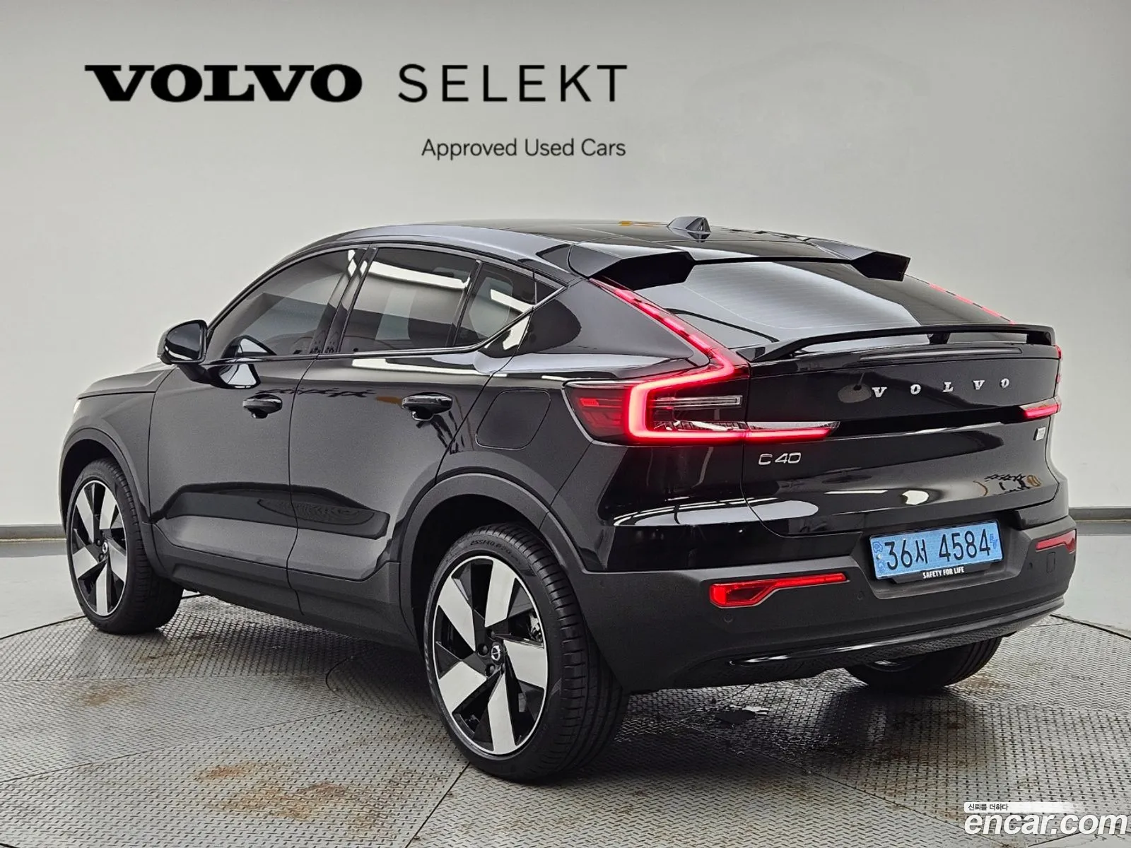 Volvo C40 Recharge Twin Ultimate - фотография 6533630