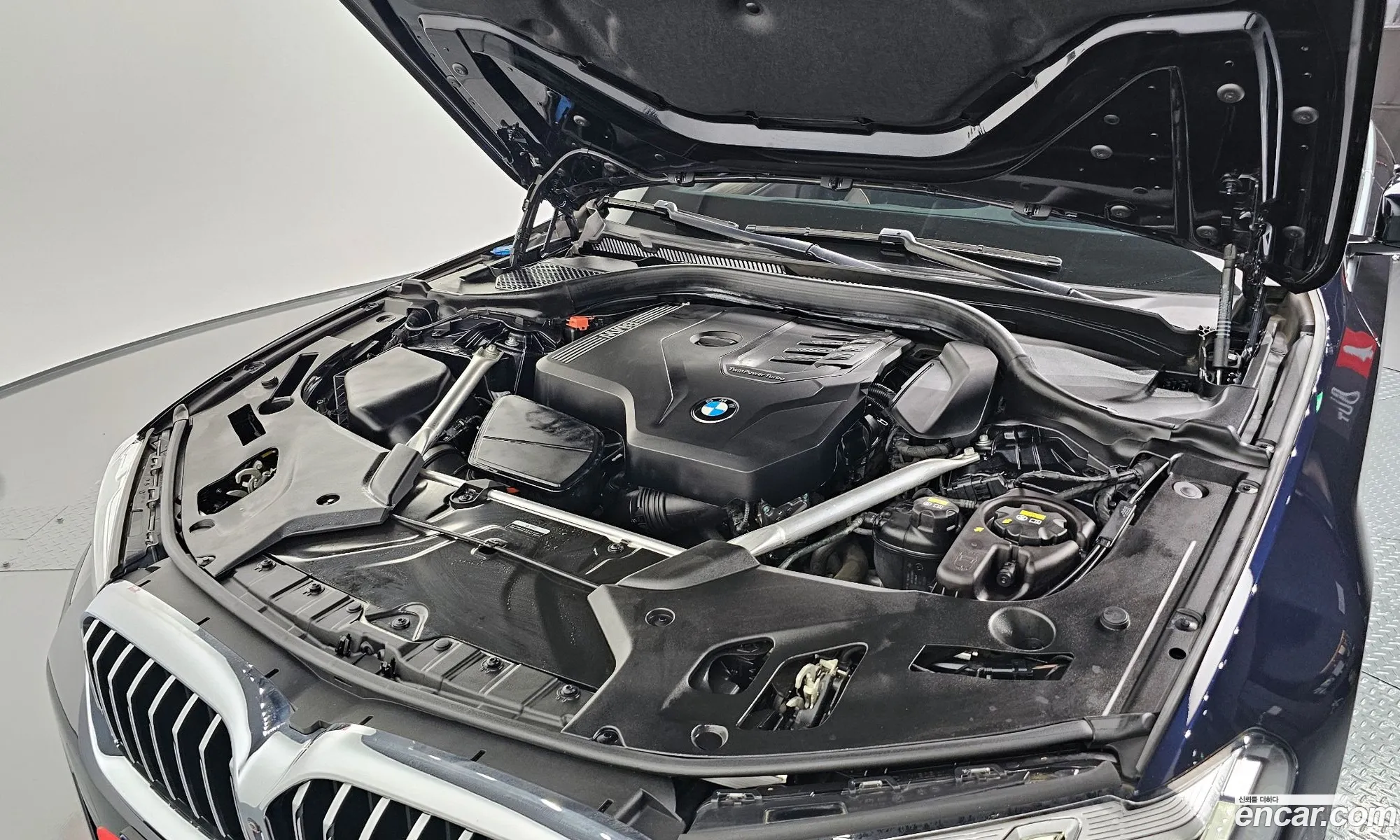 BMW 5 Series G30 530I xDrive M Sports - фотография 6985772