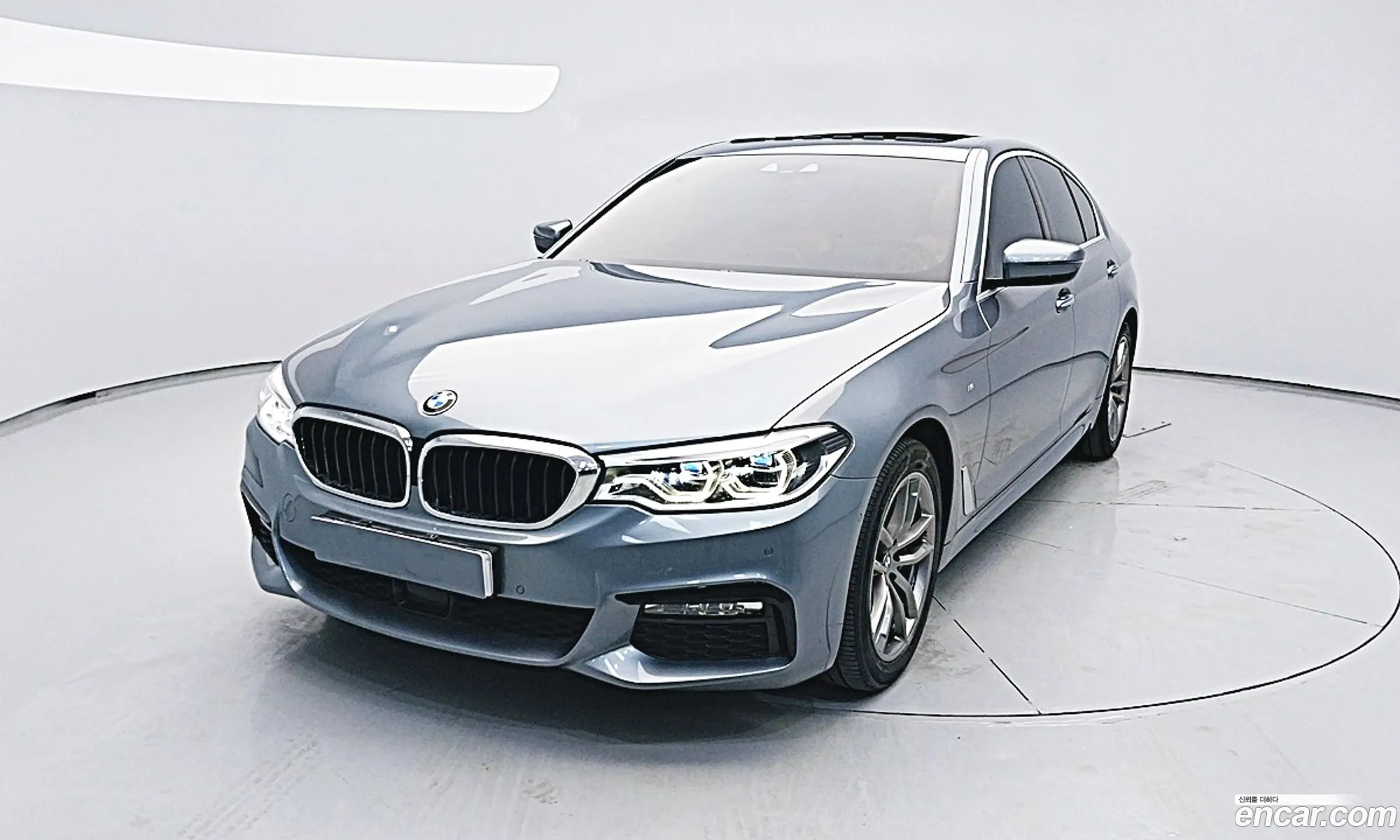 BMW 5 Series G30 530I xDrive M Sports - фотография 18564394