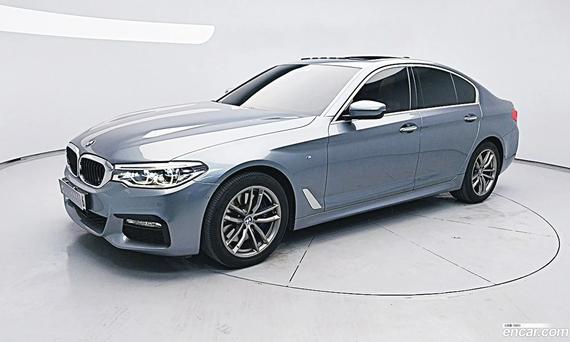 BMW 5 Series G30 530I xDrive M Sports - фотография 18564396