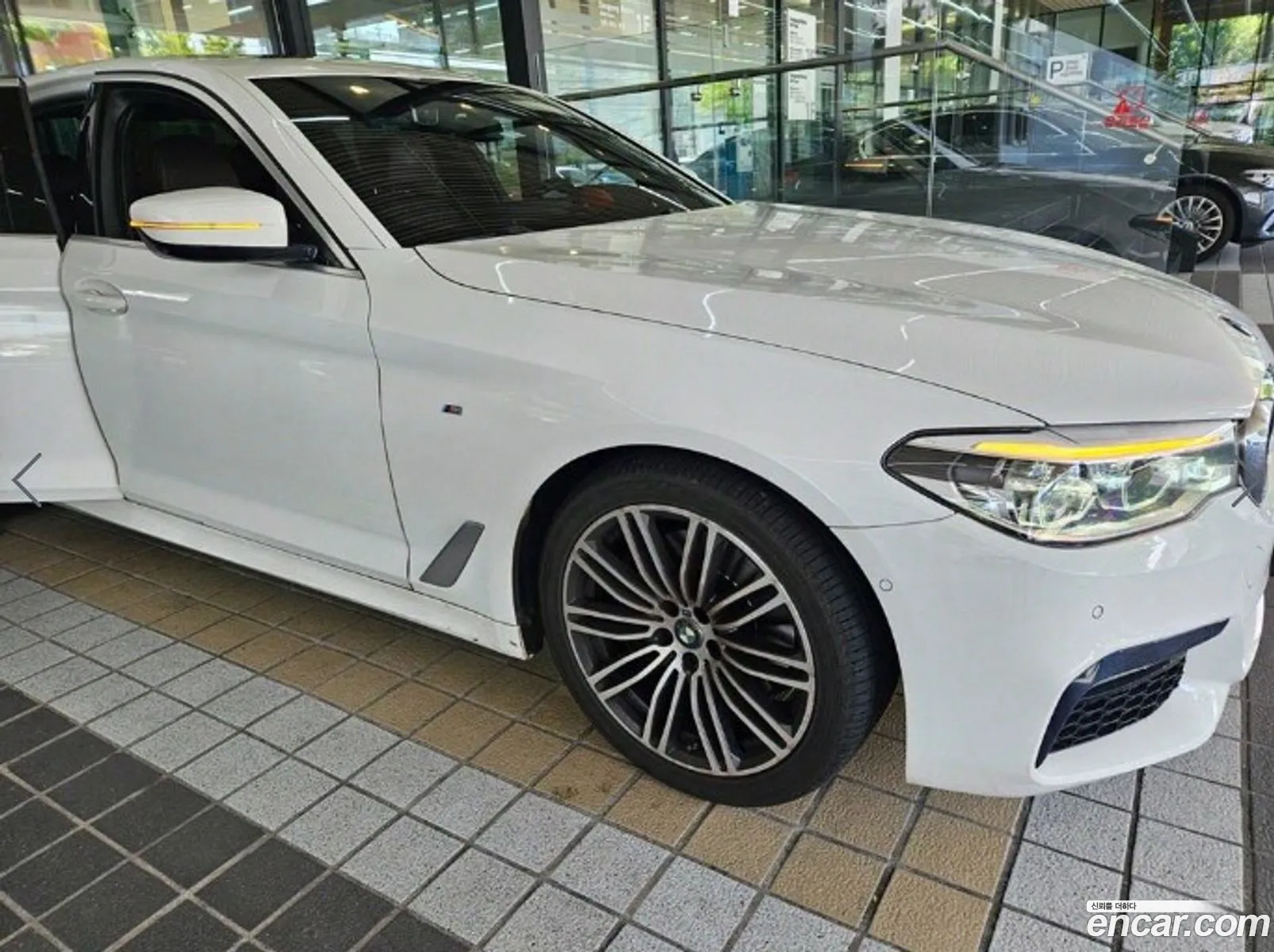 BMW 5 Series G30 530I M Sports Plus - фотография 18564384