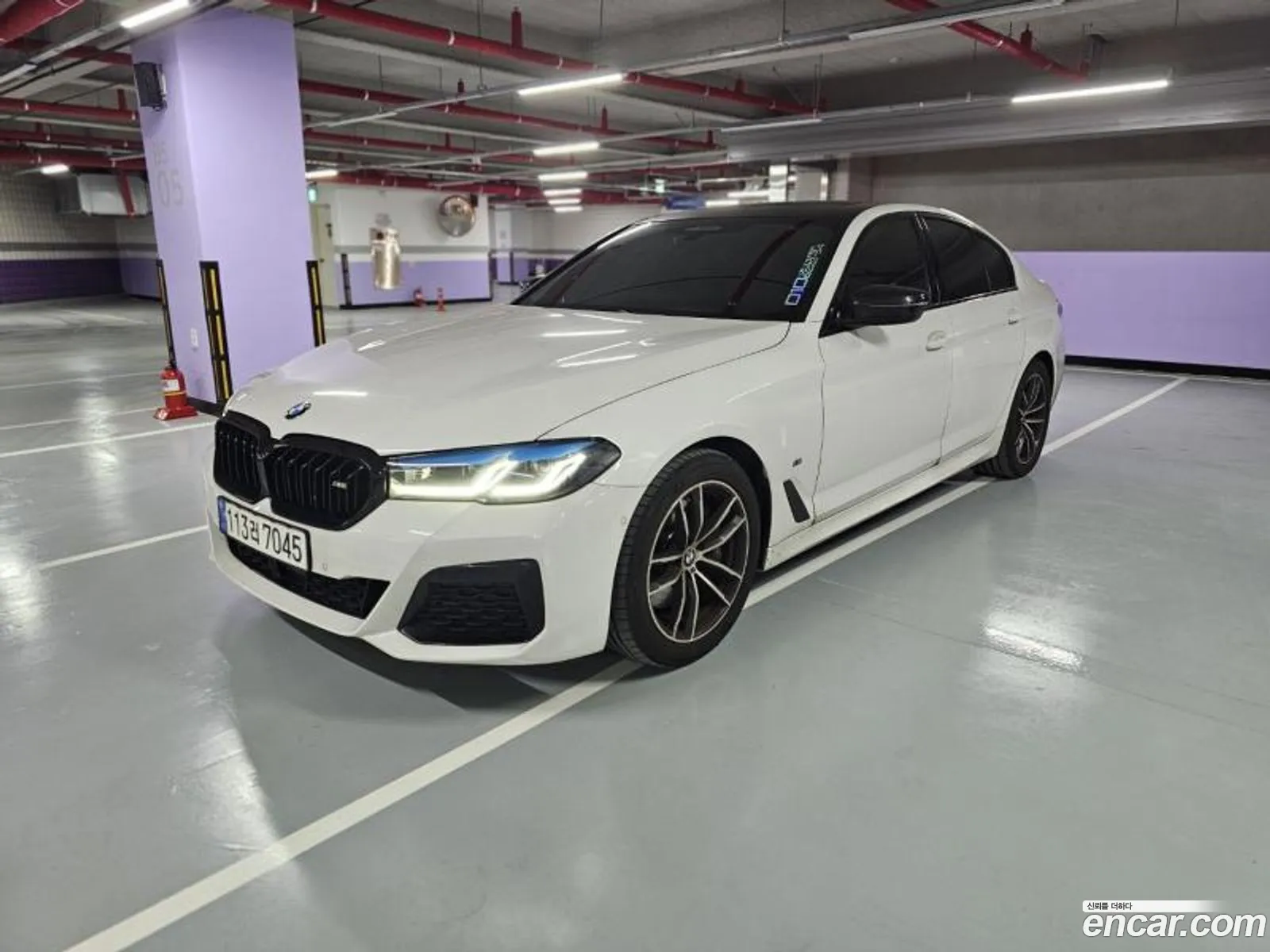 BMW 5 Series G30 523D ​​M Sports - фотография 8809216