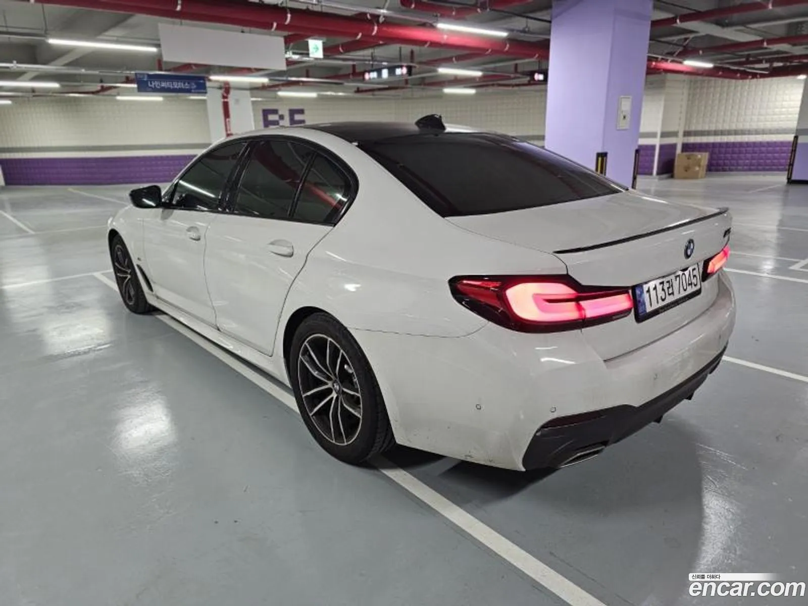 BMW 5 Series G30 523D ​​M Sports - фотография 8809218