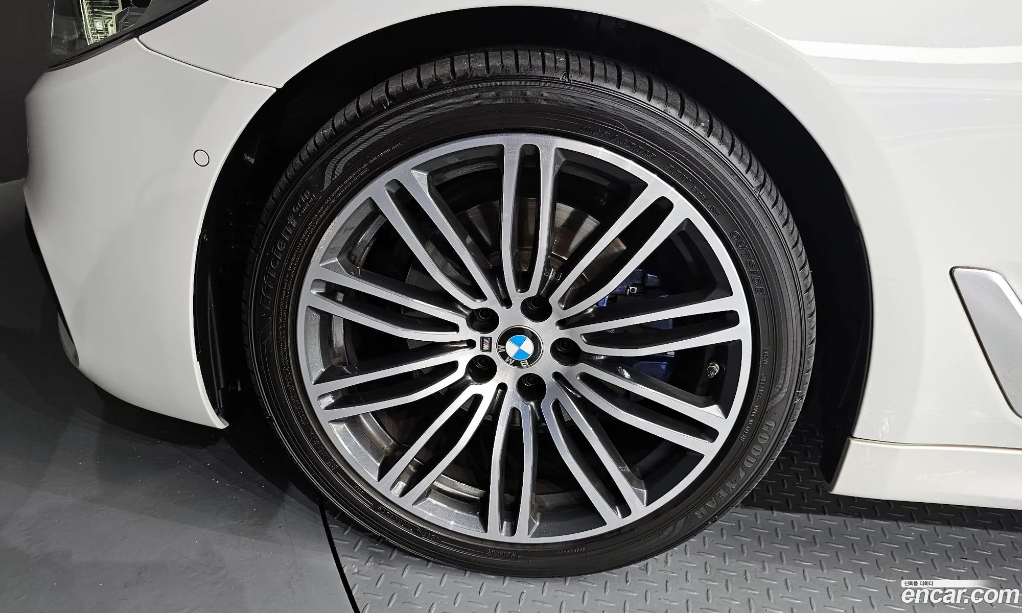 BMW 5 Series G30 520D M Sports Plus - фотография 12523317