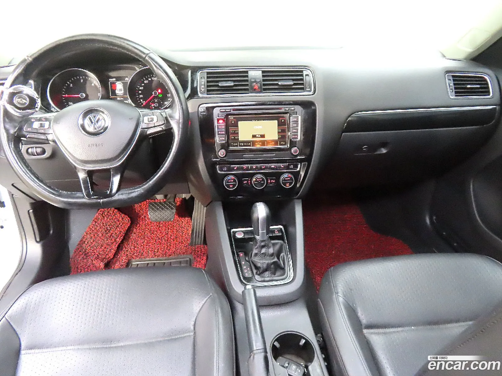 Volkswagen New Jetta 20 Tdi Bluemotion Premium 6Th Generation - фотография 12591177
