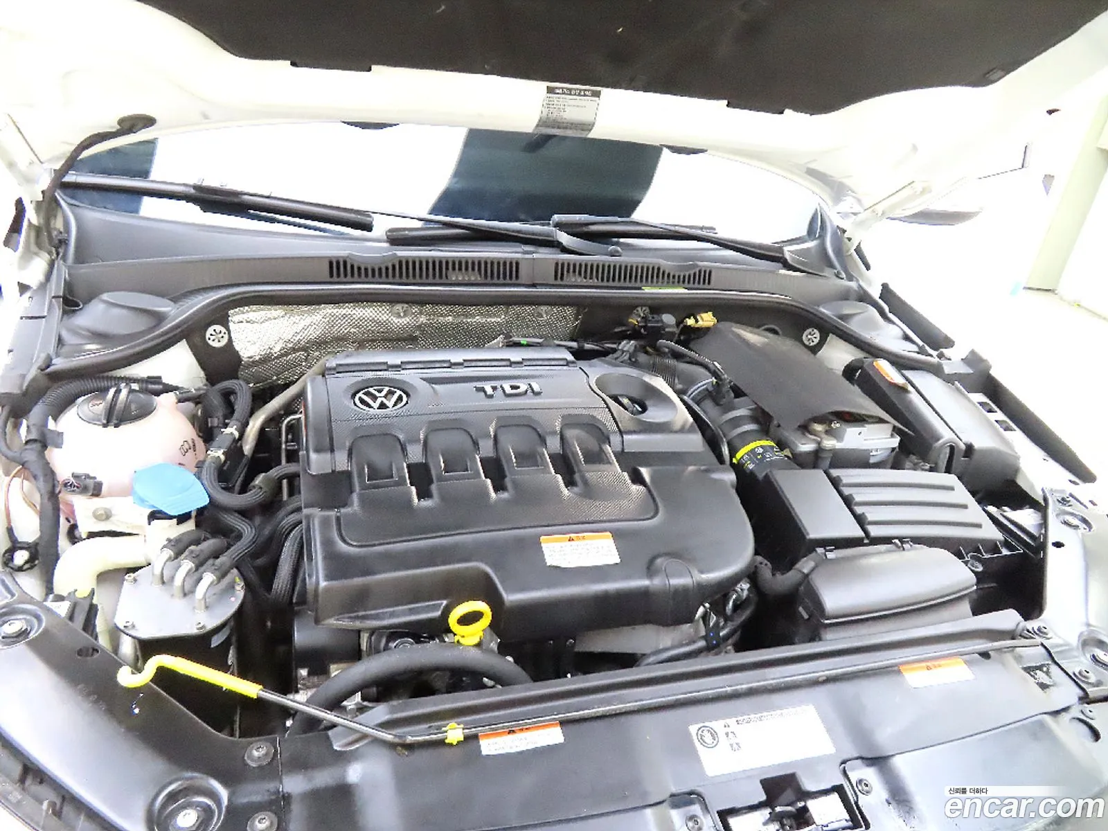 Volkswagen New Jetta 20 Tdi Bluemotion Premium 6Th Generation - фотография 12591178