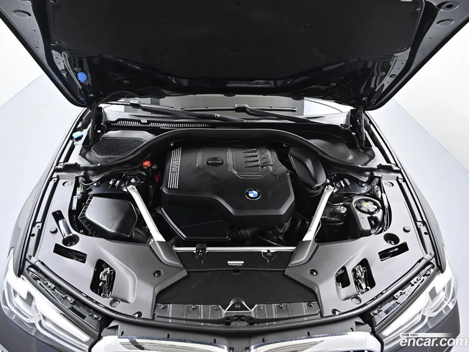 BMW 5 Series G30 520I M Sports - фотография 6847370