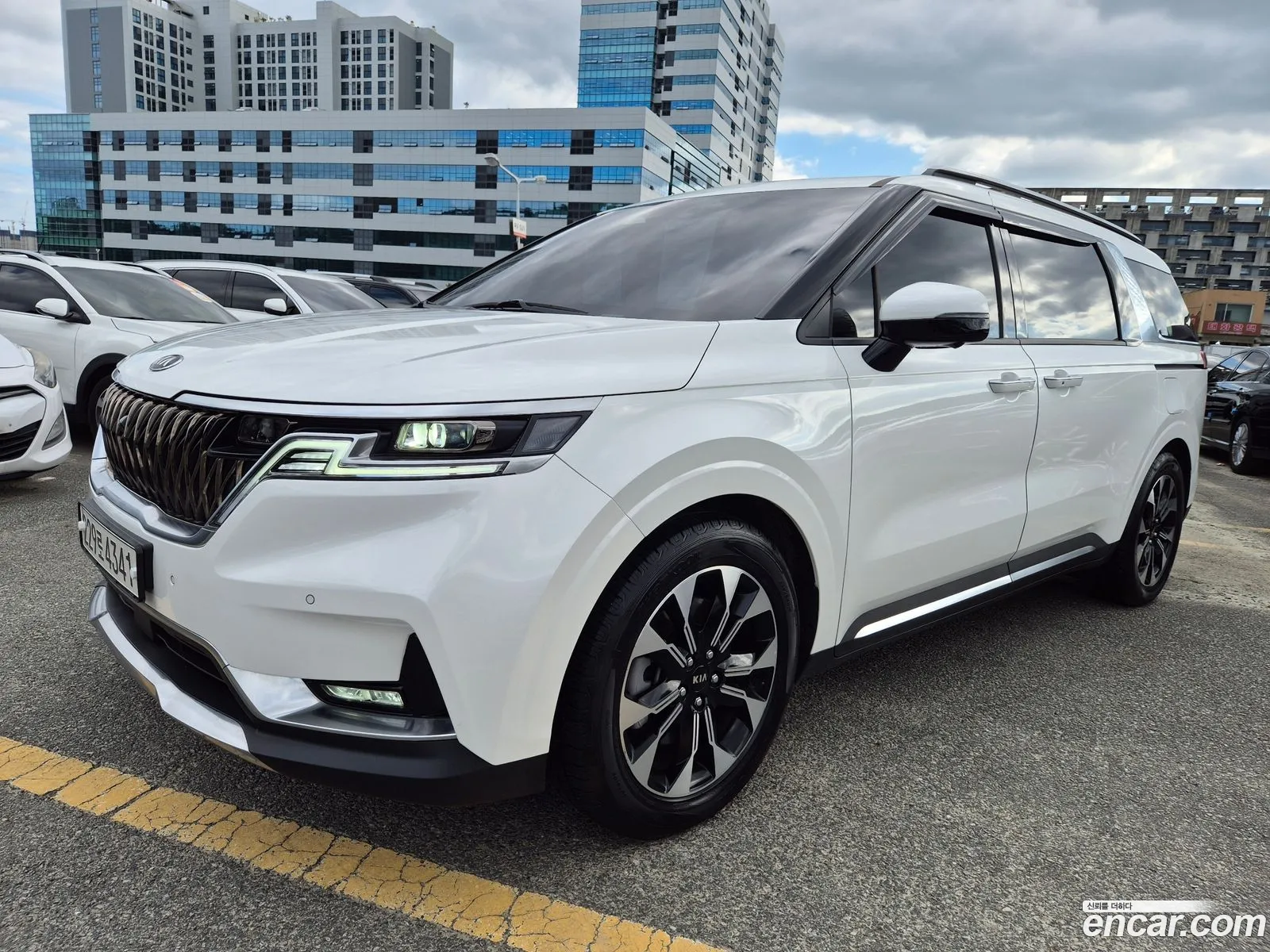 Kia Carnival 4Th Generation 9-Seater Signature - фотография 12608165