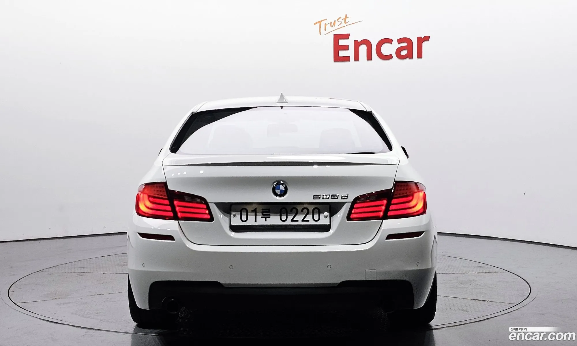 BMW 5 Series F10 535D - фотография 14027303