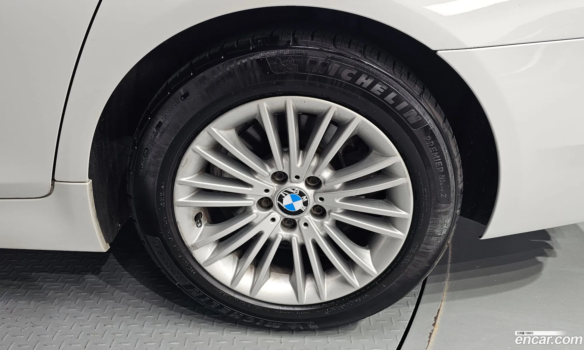 BMW 5 Series F10 520D - фотография 15003021