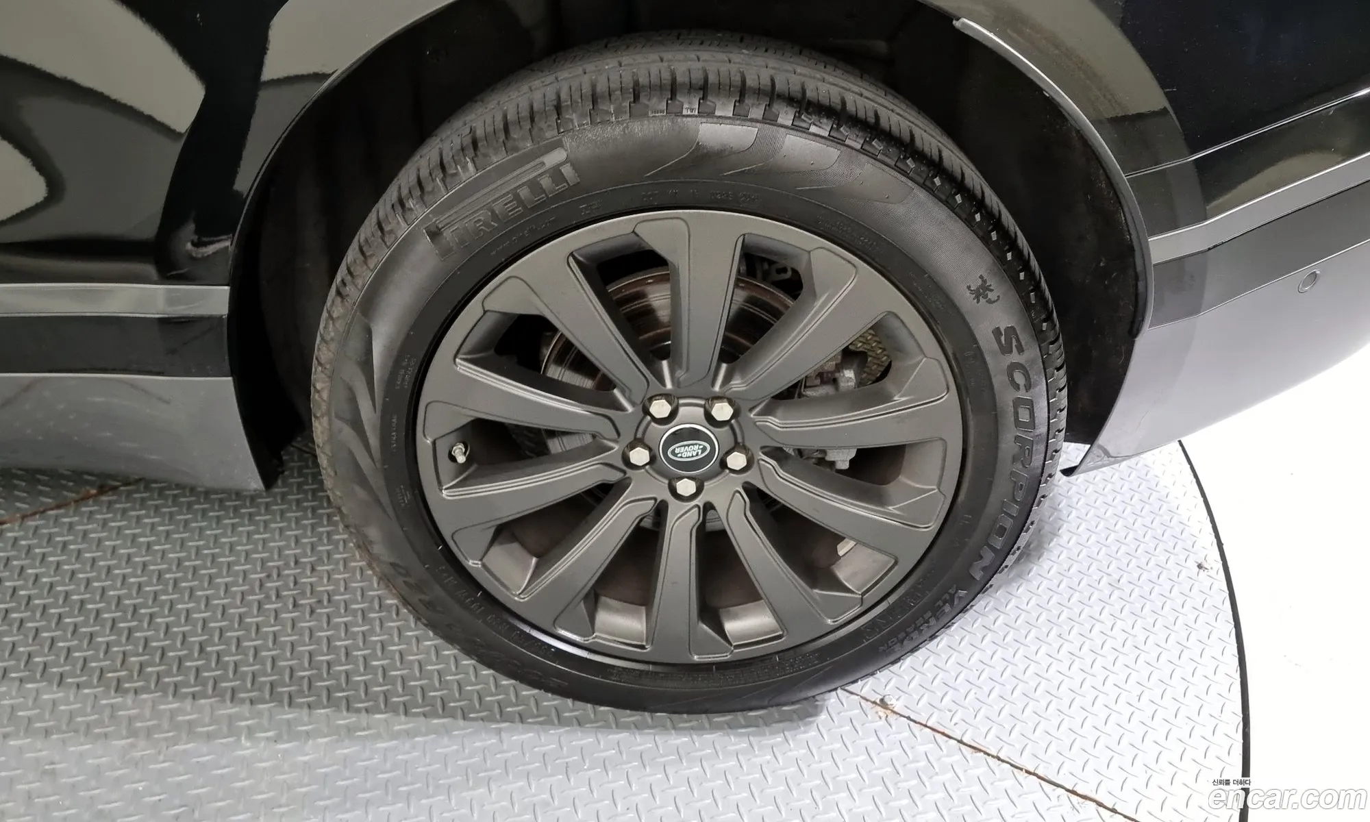 Land Rover Range Rover Velar 20 D240 R-Dynamic Se - фотография 6997144