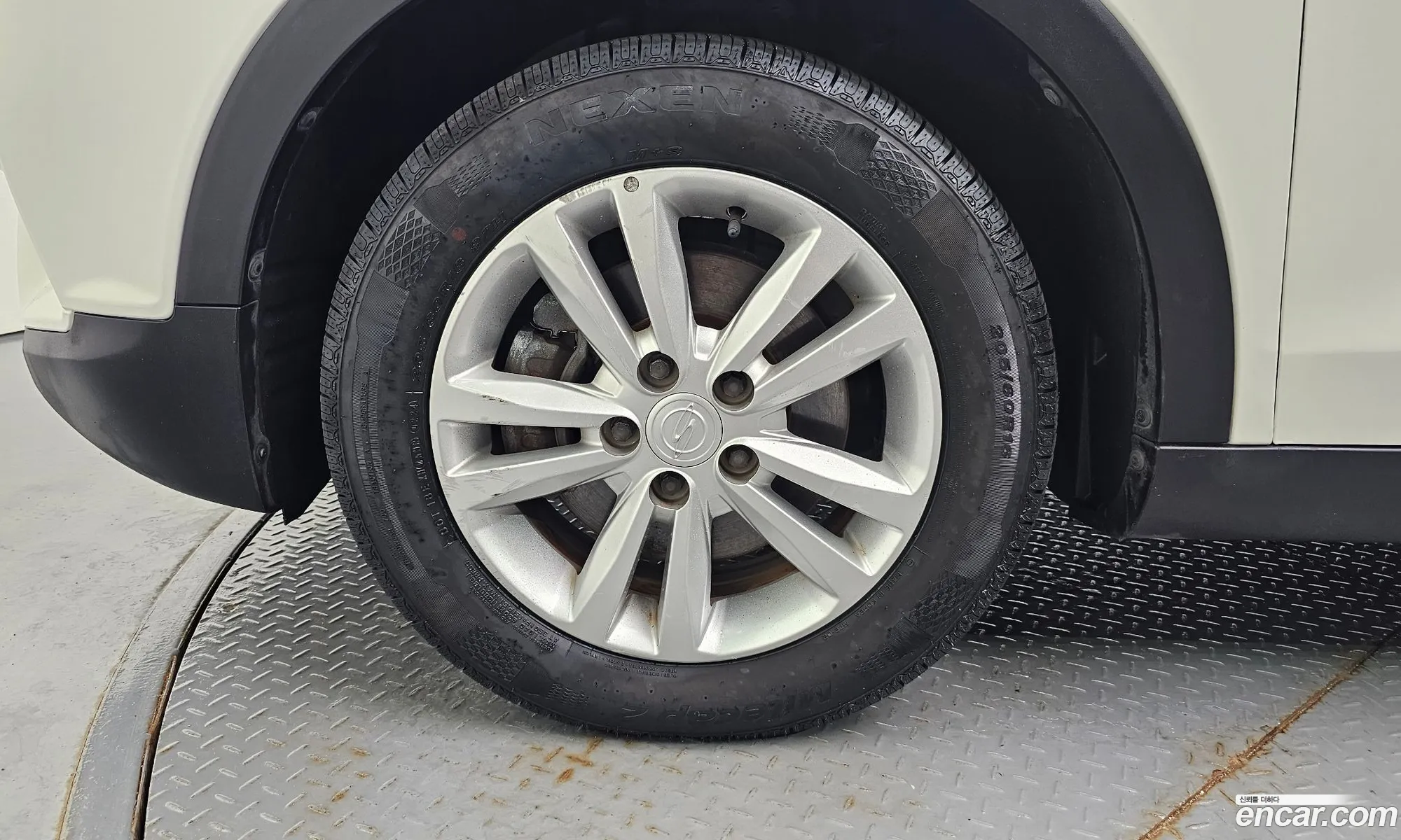 Kg Mobility Ssangyong Tivoli Vx 2Wd - фотография 6798229