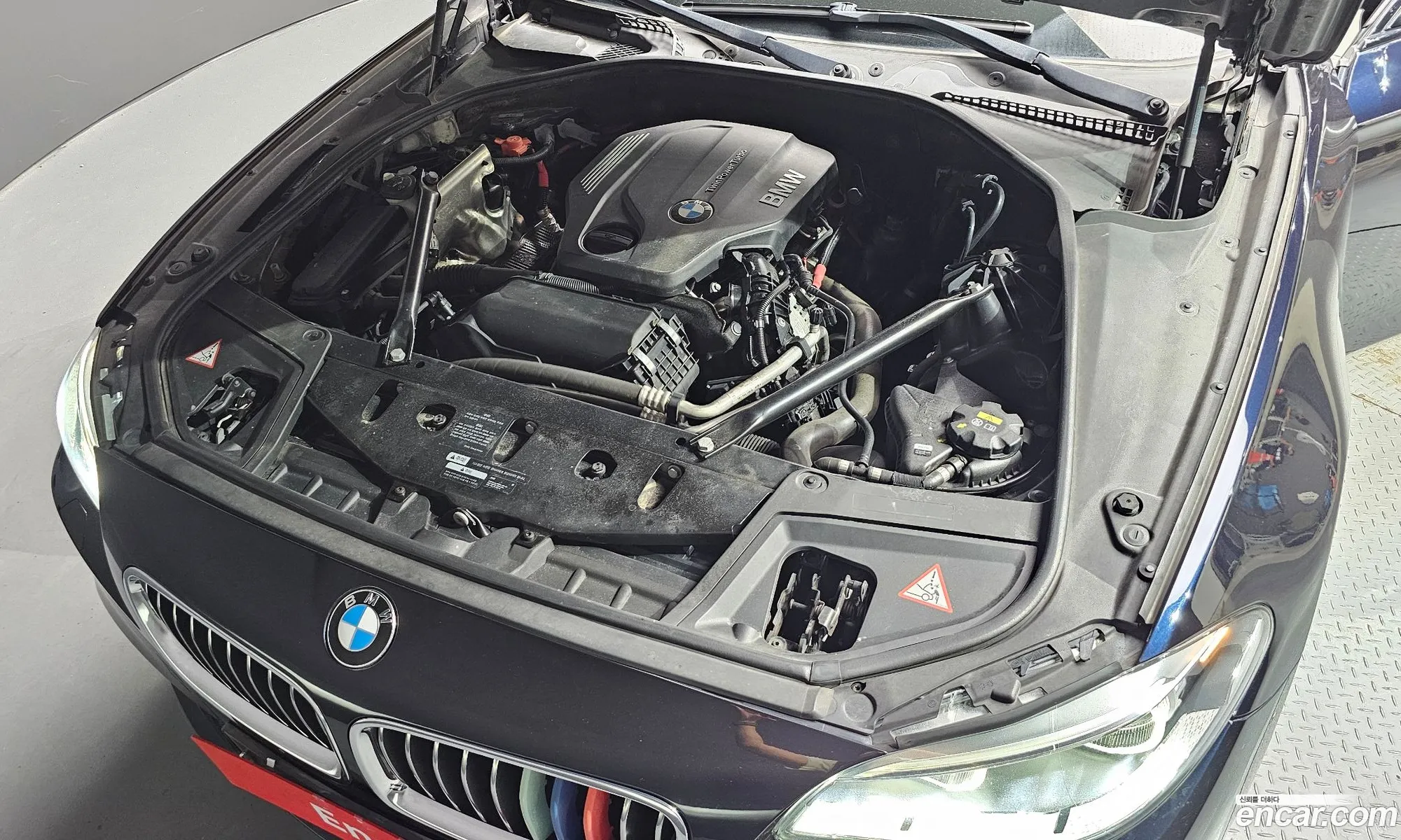 BMW 5 Series F10 520D xDrive M Aerodynamics - фотография 6872959