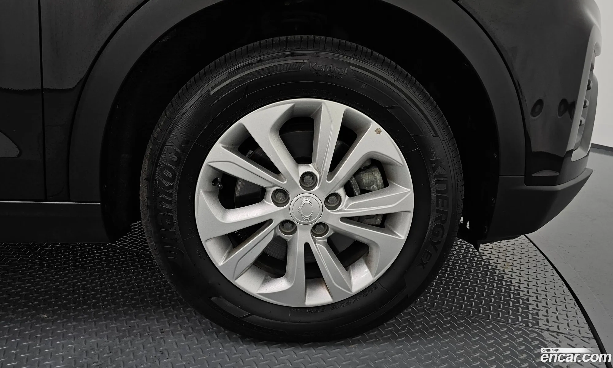 Kg Mobility Ssangyong Very New Tivoli Diesel 16 2Wd V1 - фотография 7268923