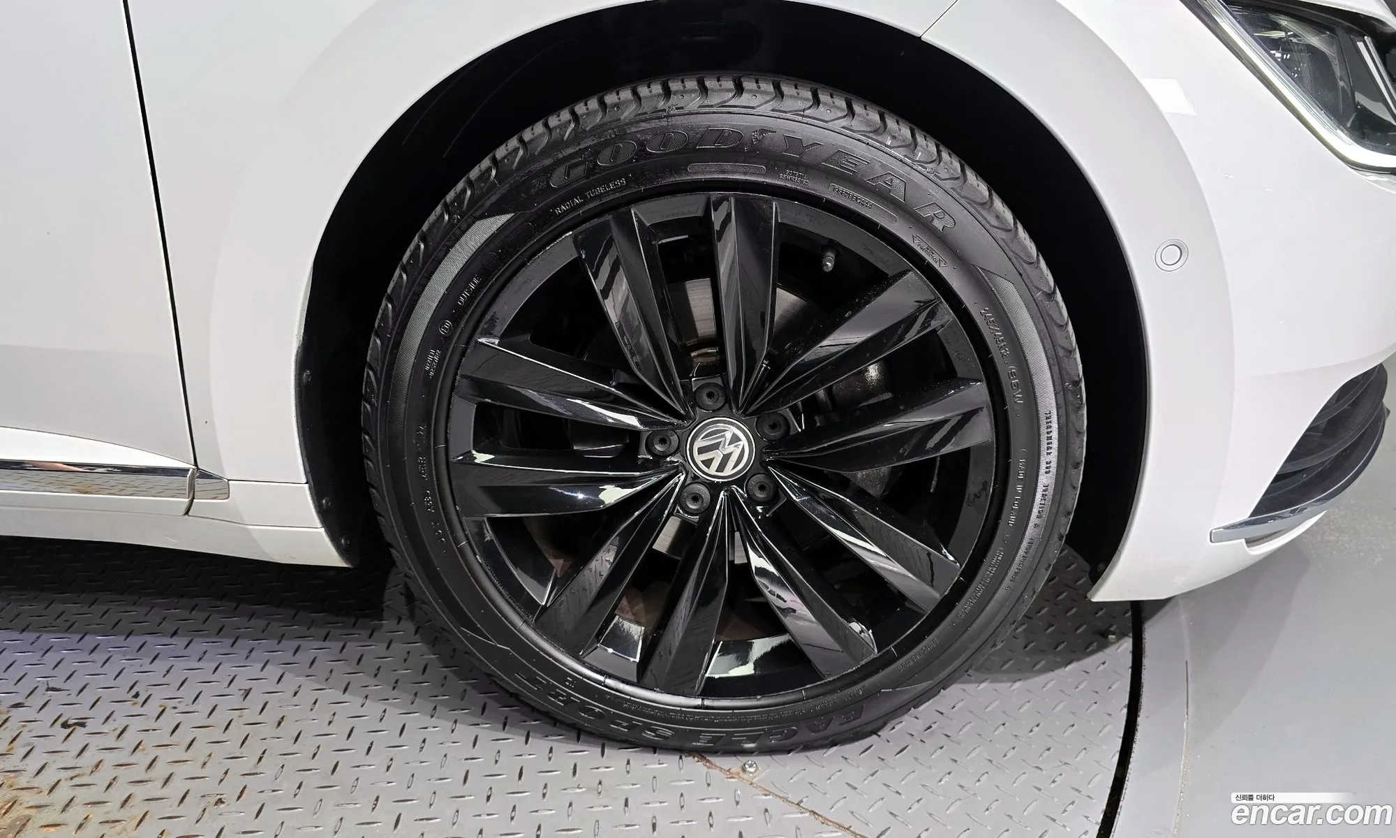 Volkswagen Arteon 20 Tdi Prestige - фотография 12481152