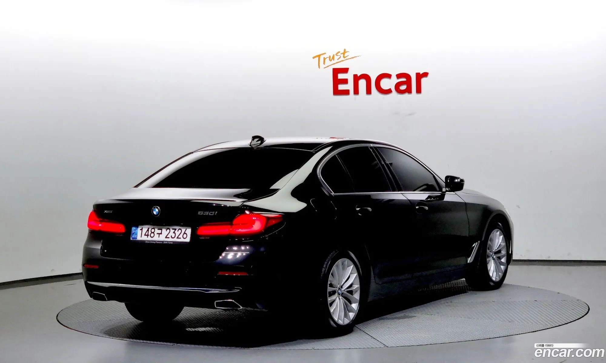 BMW 5 Series G30 530I xDrive Luxury - фотография 18620455