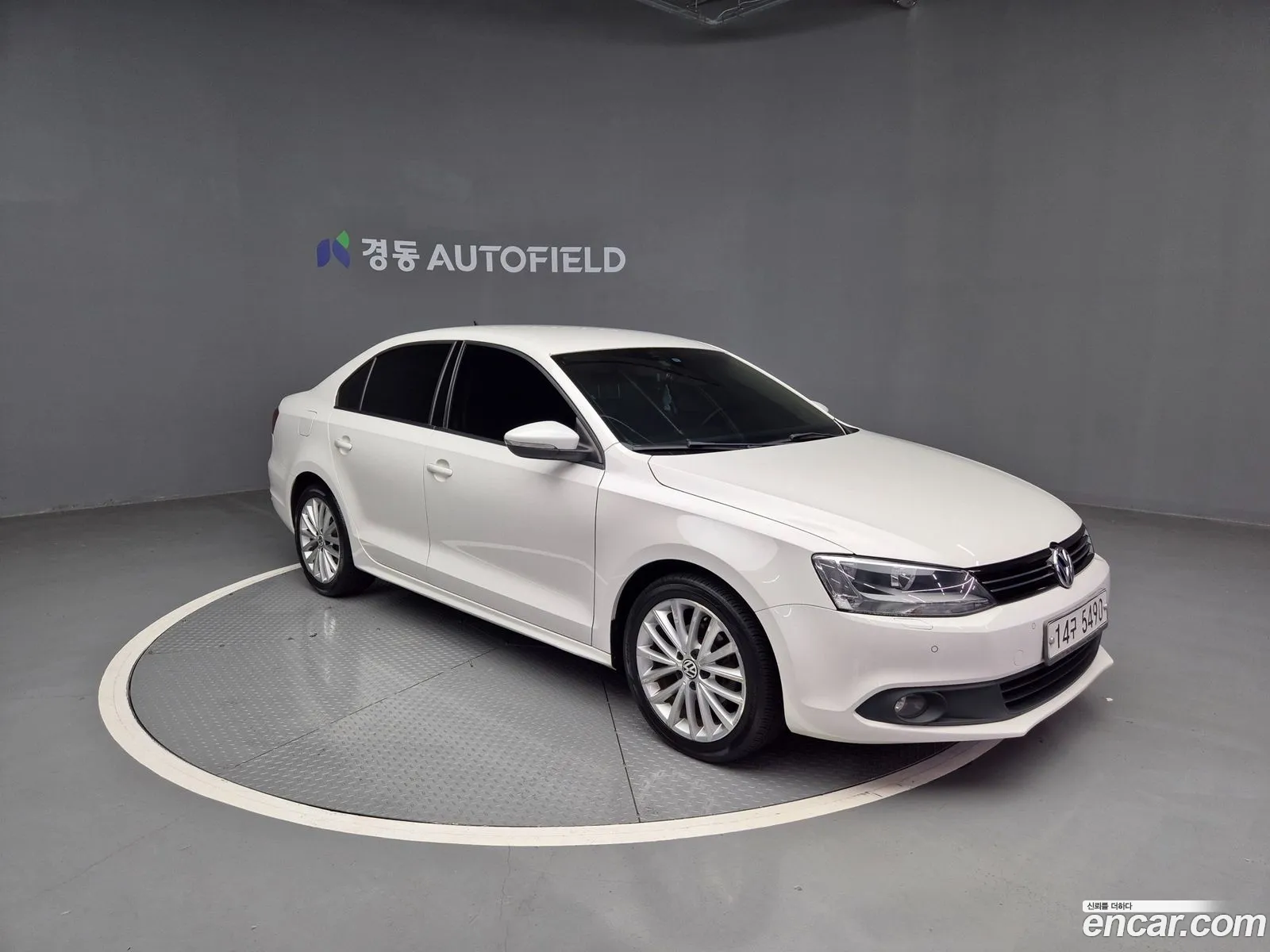 Volkswagen New Jetta 16 Tdi Bluemotion 6Th Generation - фотография 12481162
