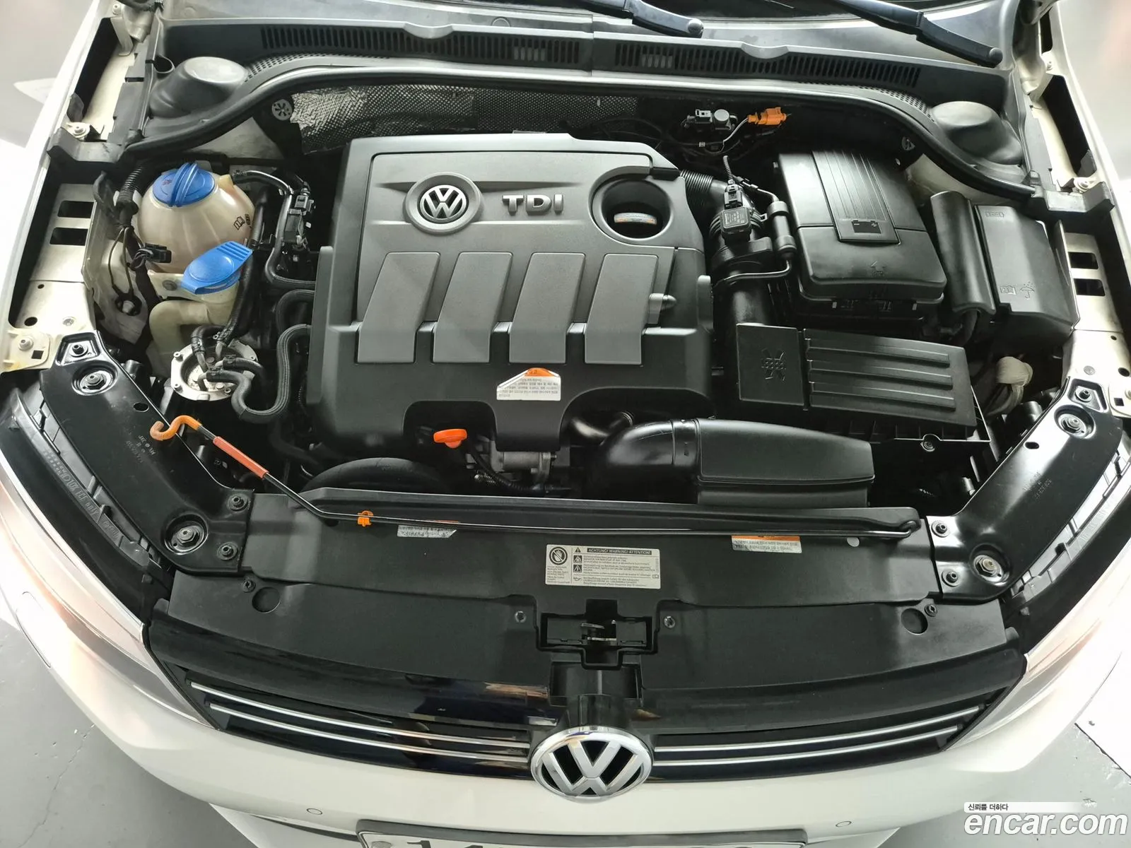 Volkswagen New Jetta 16 Tdi Bluemotion 6Th Generation - фотография 12481166