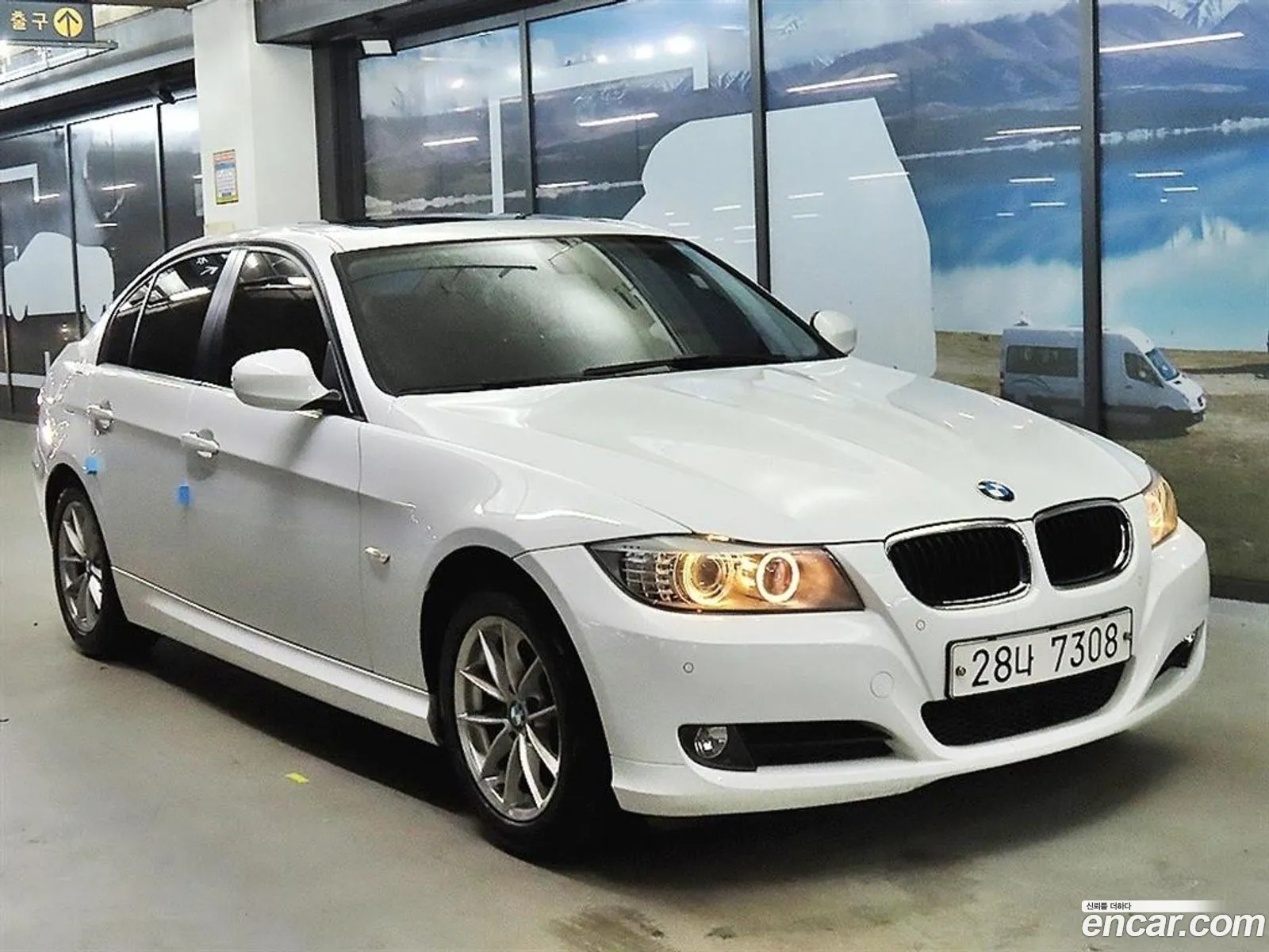 BMW 3 Series E90 320I Sedan - фотография 8864105