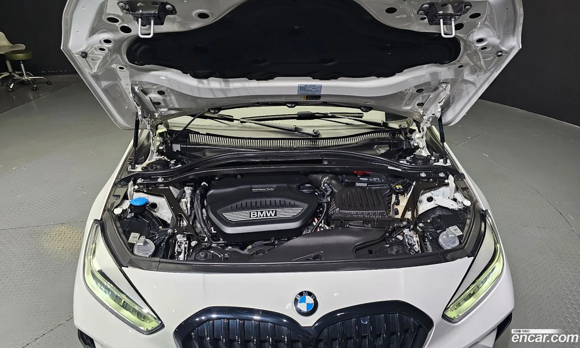 BMW 1 Series F40 118D M Sports - фотография 6615491