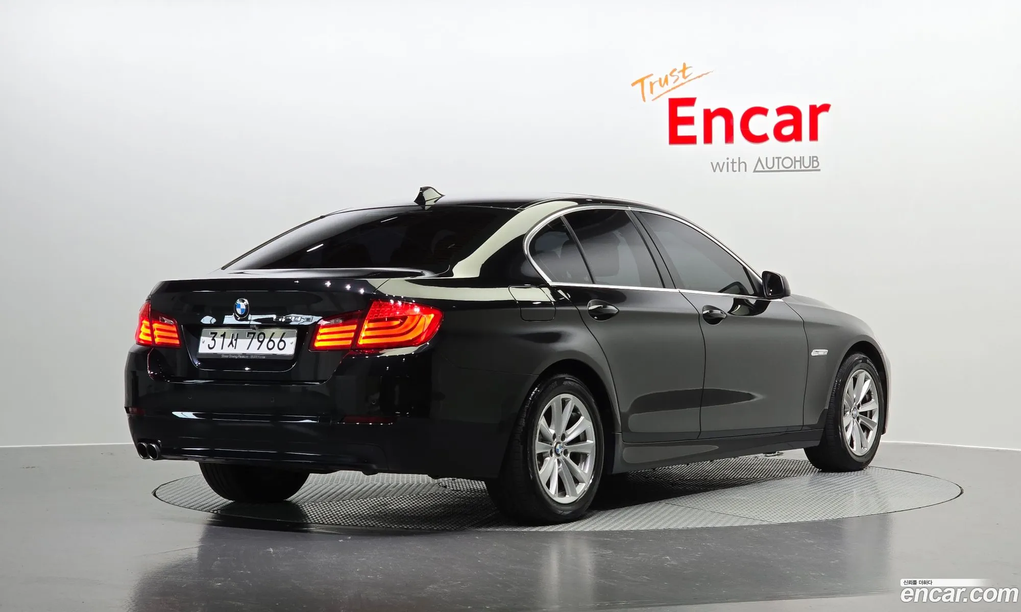 BMW 5 Series F10 520D - фотография 8291463
