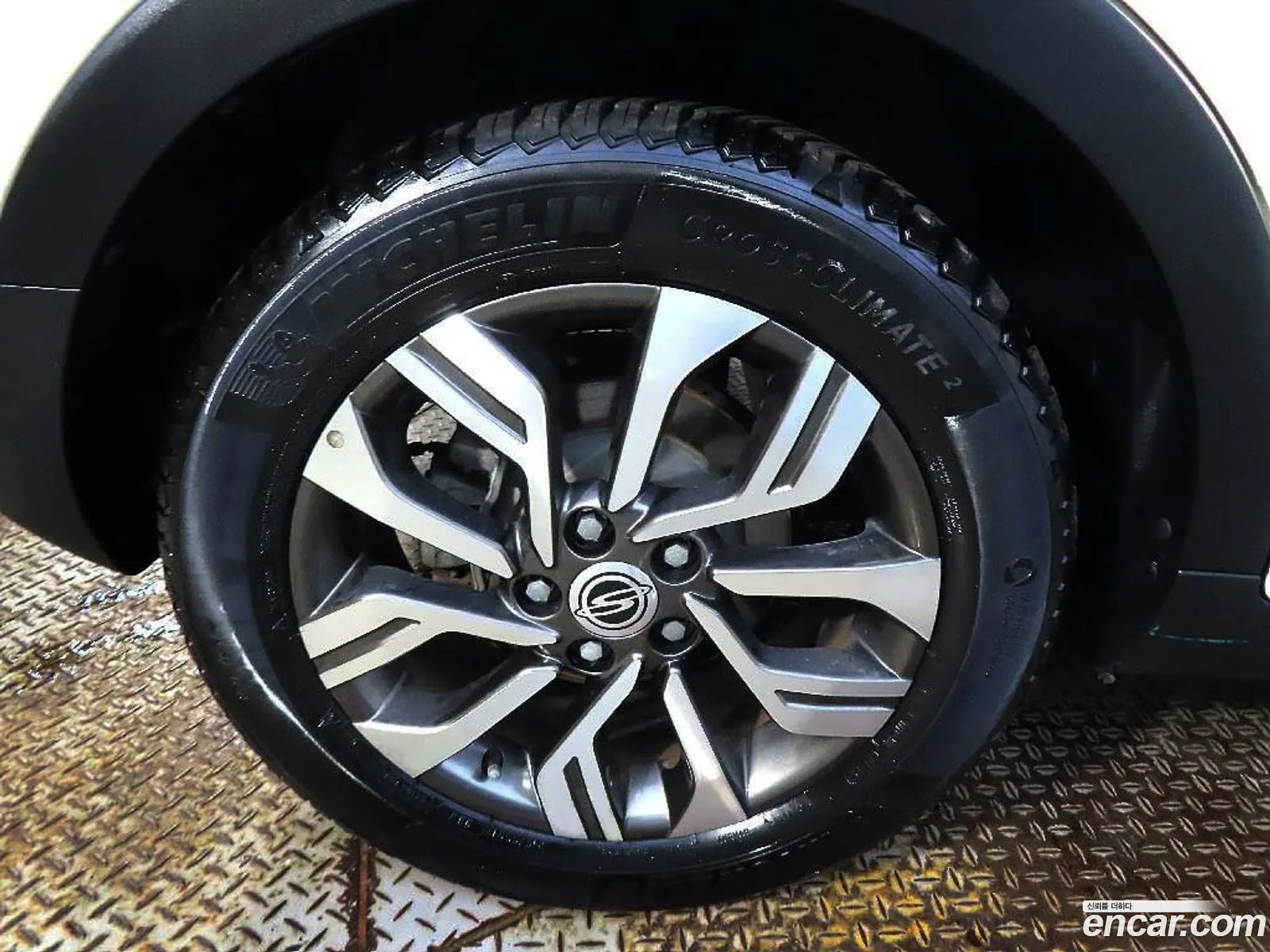 Kg Mobility Ssangyong Tivoli Armor Diesel Vx 2Wd - фотография 7498122