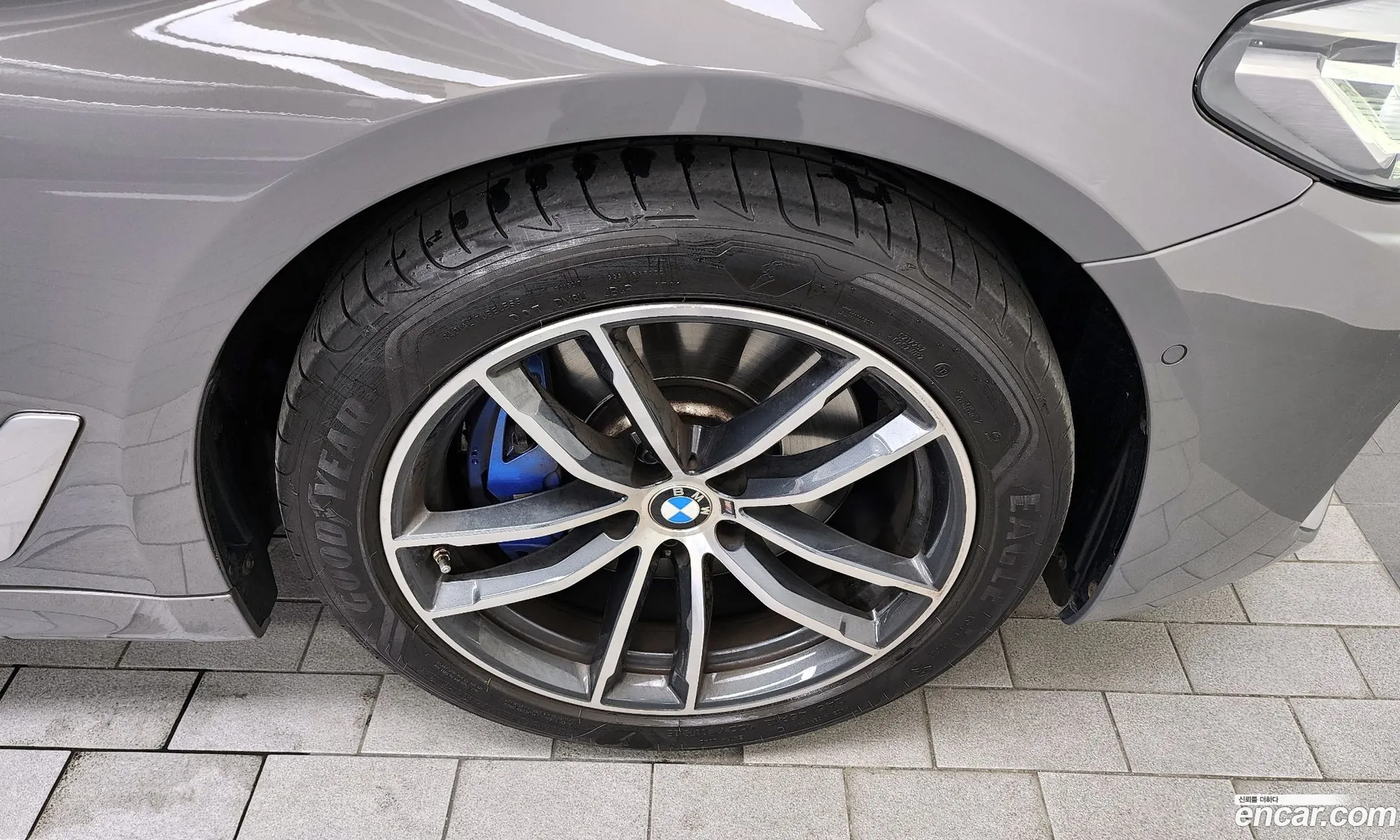 BMW 5 Series G30 520I M Sports - фотография 14027316