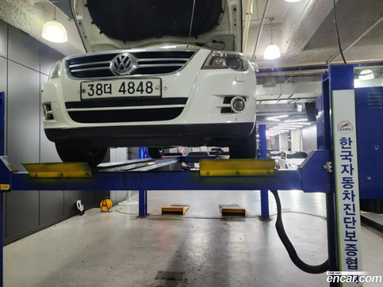 Volkswagen Tiguan 20 Tdi 5N - фотография 17467337