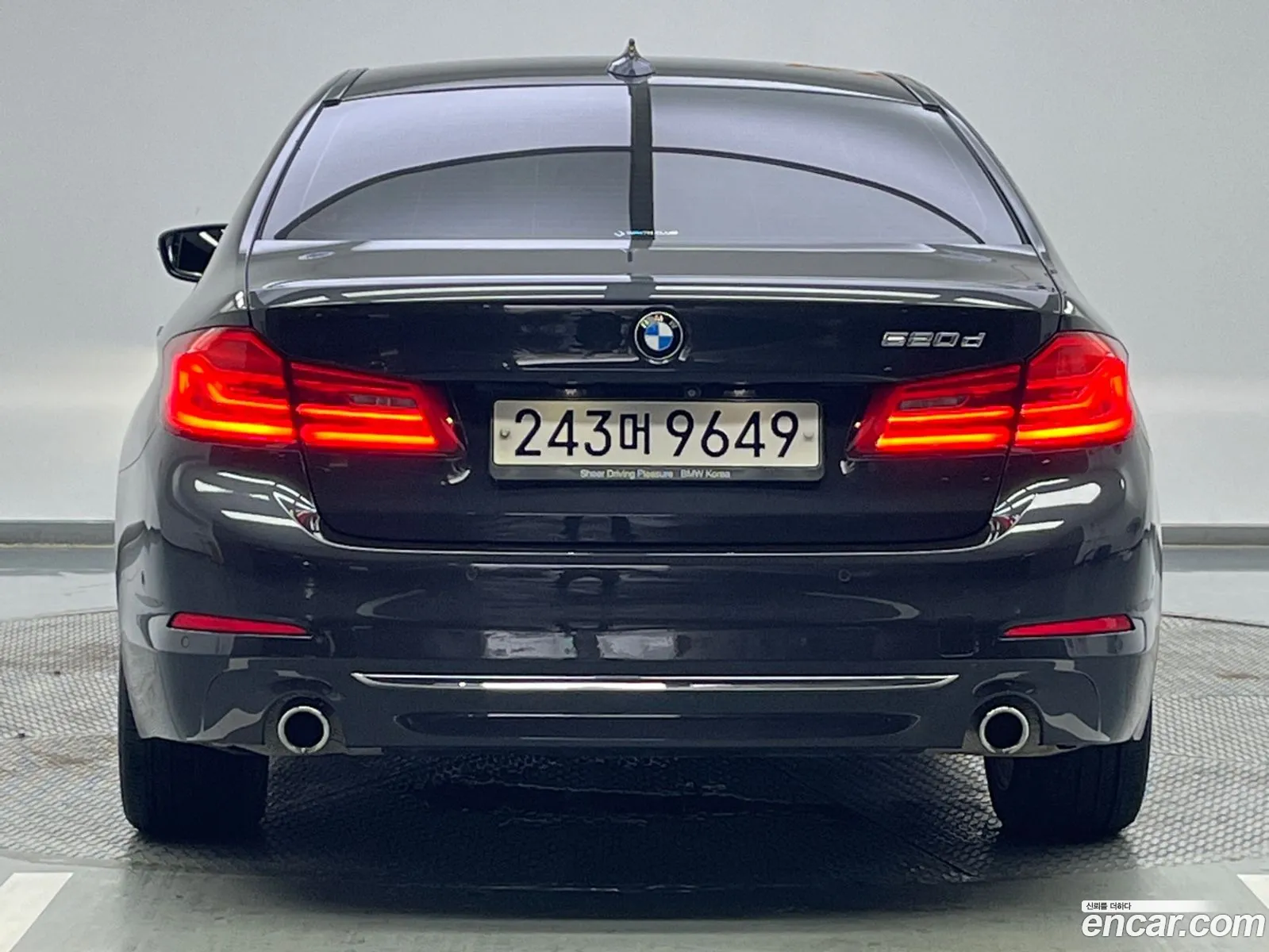 BMW 5 Series G30 520D Luxury Plus - фотография 8863681
