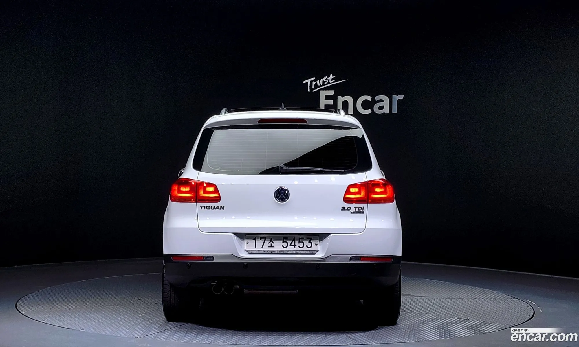 Volkswagen New Tiguan 20 Tdi Premium 5N - фотография 8274822
