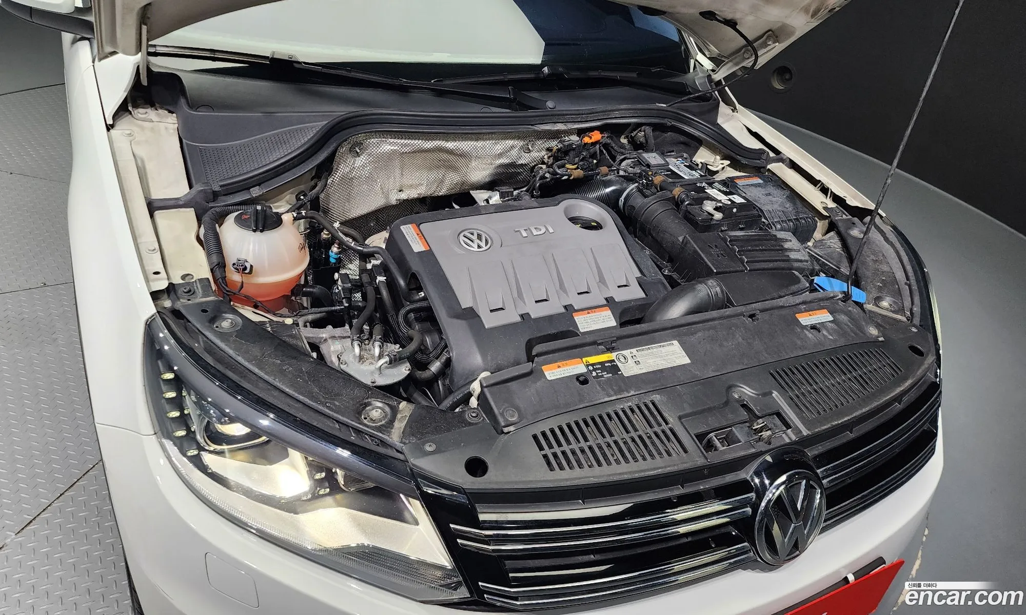 Volkswagen New Tiguan 20 Tdi Premium 5N - фотография 8274824