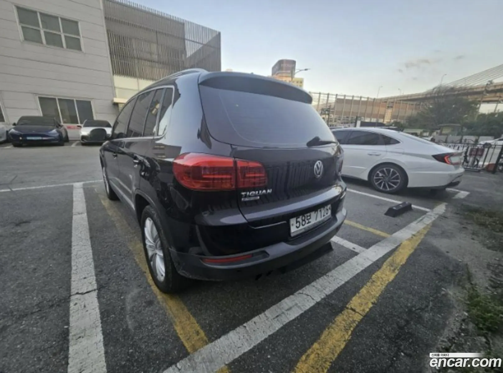 Volkswagen New Tiguan 20 Tdi Premium 5N - фотография 8349344