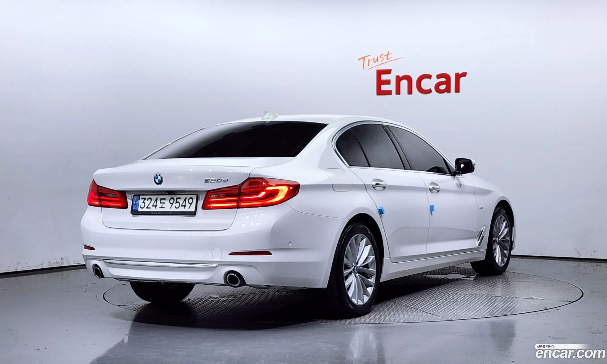 BMW 5 Series G30 520D Luxury Special Edition - фотография 7016548