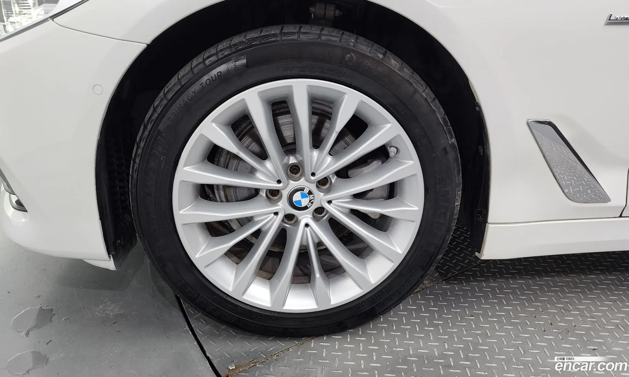 BMW 5 Series G30 520D Luxury Special Edition - фотография 7016551