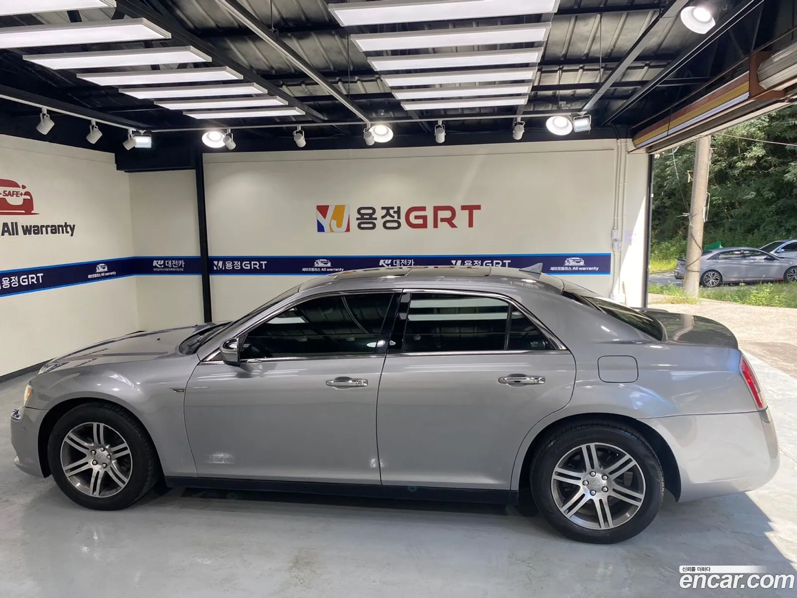 Chrysler The New 300C 36 - фотография 3496435