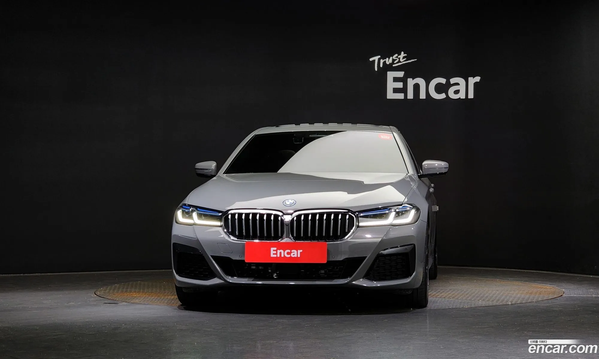 BMW 5 Series G30 530E M Sports - фотография 6520136