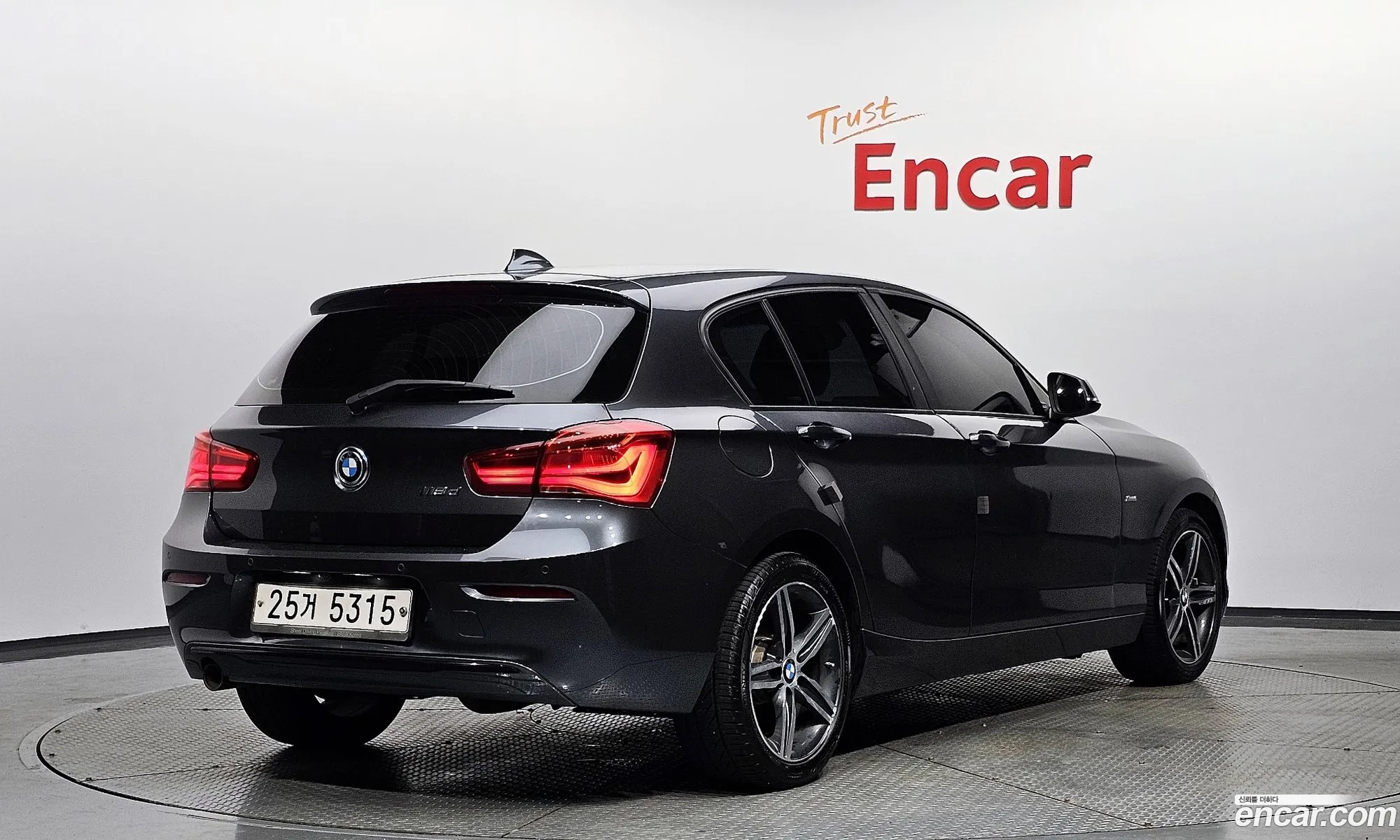 BMW 1 Series F20 118D Sports 5-Door - фотография 8280578