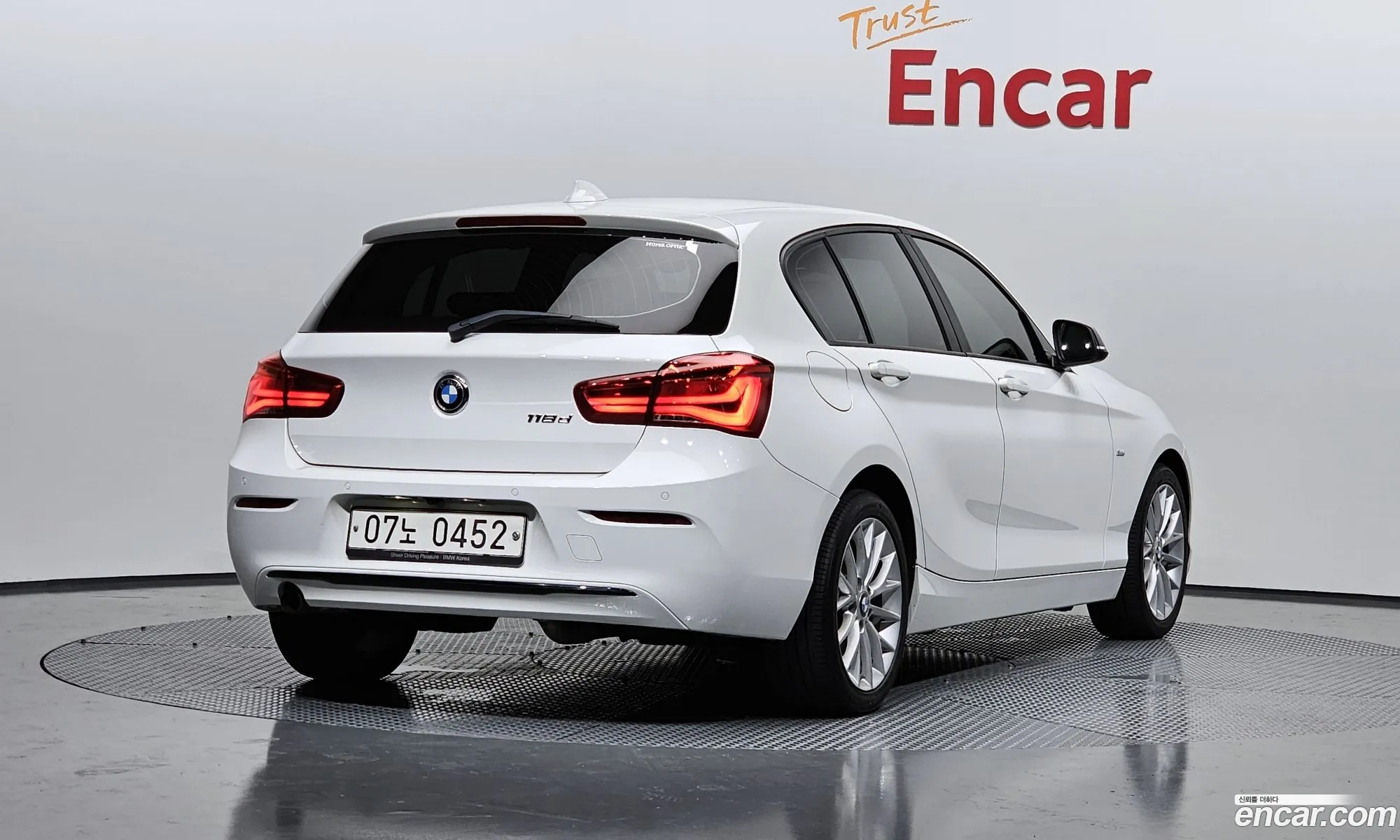 BMW 1 Series F20 118D Sports 5-Door - фотография 8280566