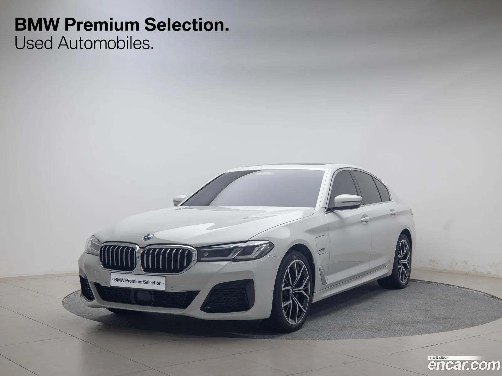 BMW 5 Series G30 530E M Sports - фотография 7688660