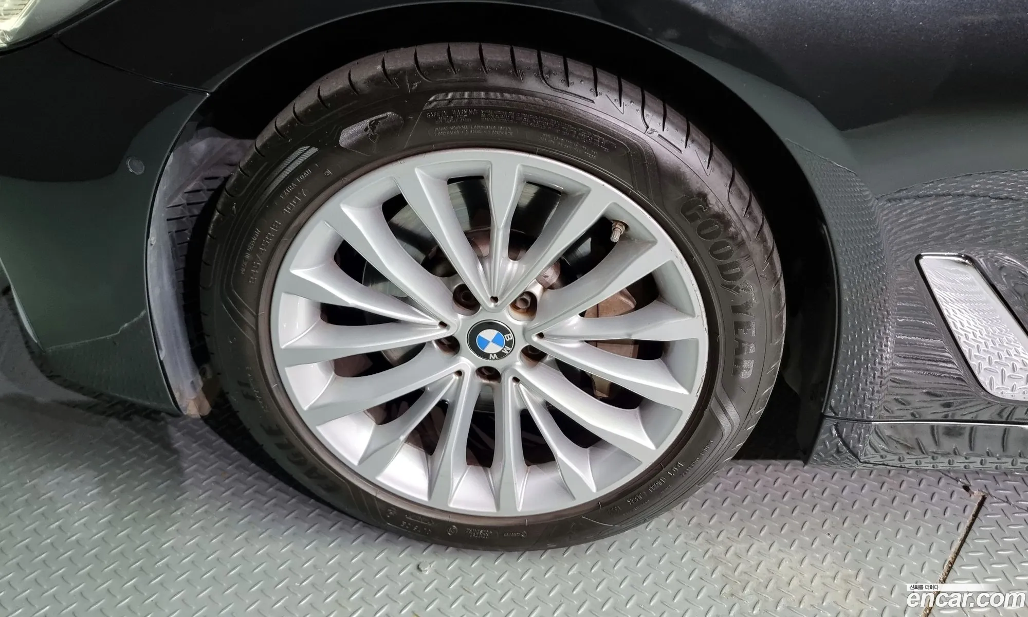 BMW 5 Series G30 530I Luxury - фотография 7760435