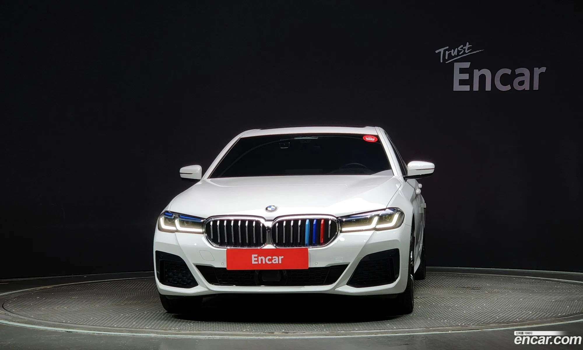 BMW 5 Series G30 530E M Sports - фотография 4824603