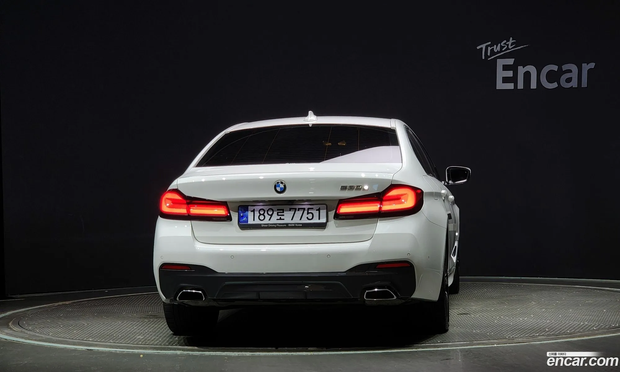 BMW 5 Series G30 530E M Sports - фотография 4824604